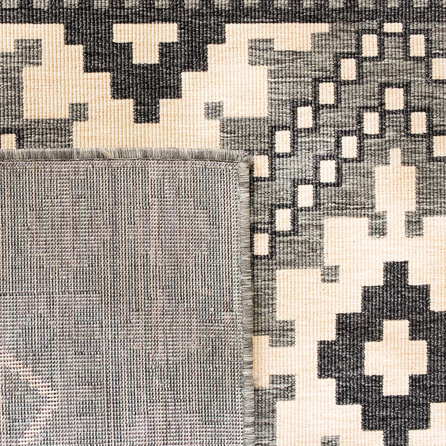 Veranda VER099 Power Loomed Indoor/Outdoor Runner Rug - Black/Creme - 2'3"x16' - Safavieh.