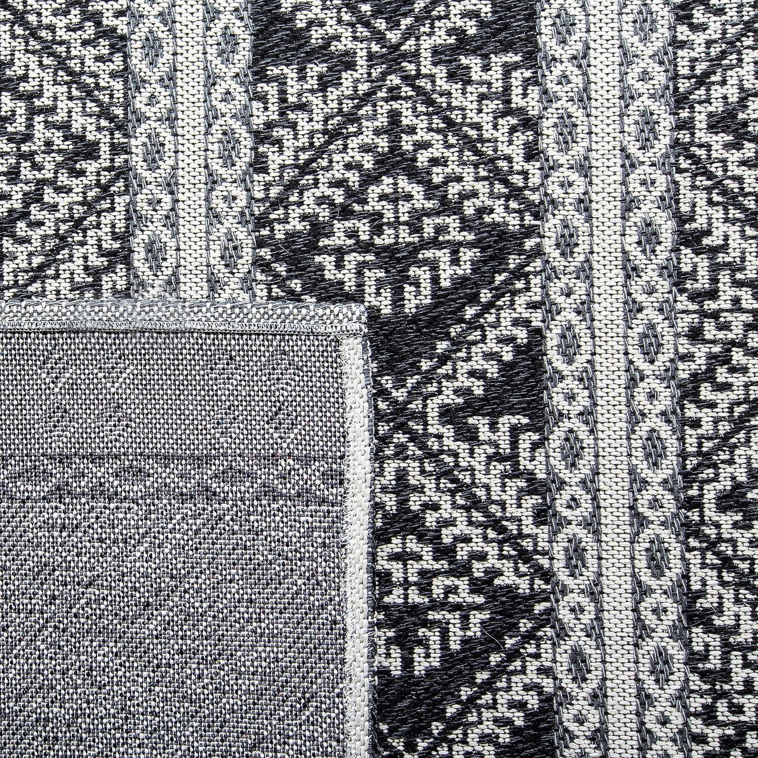 Augustine AGT445 Machine Made Indoor Area Rug - Black/Cream - 4'x6' - Safavieh