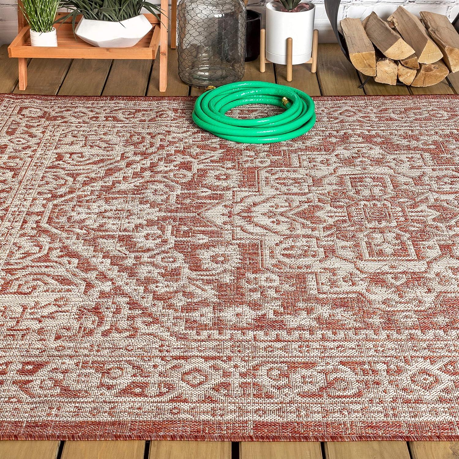 Sinjuri Medallion Textured Weave Indoor/Outdoor Area Rug - JONATHAN Y