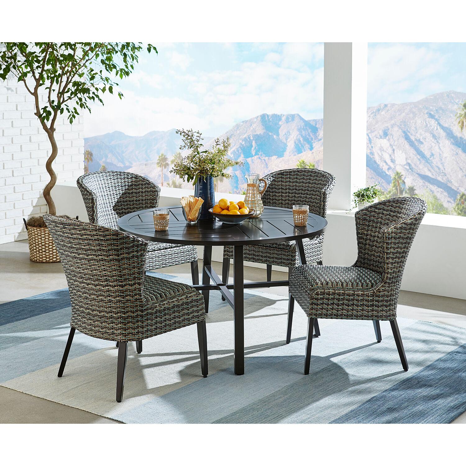 4 - Person Round Outdoor Dining Set