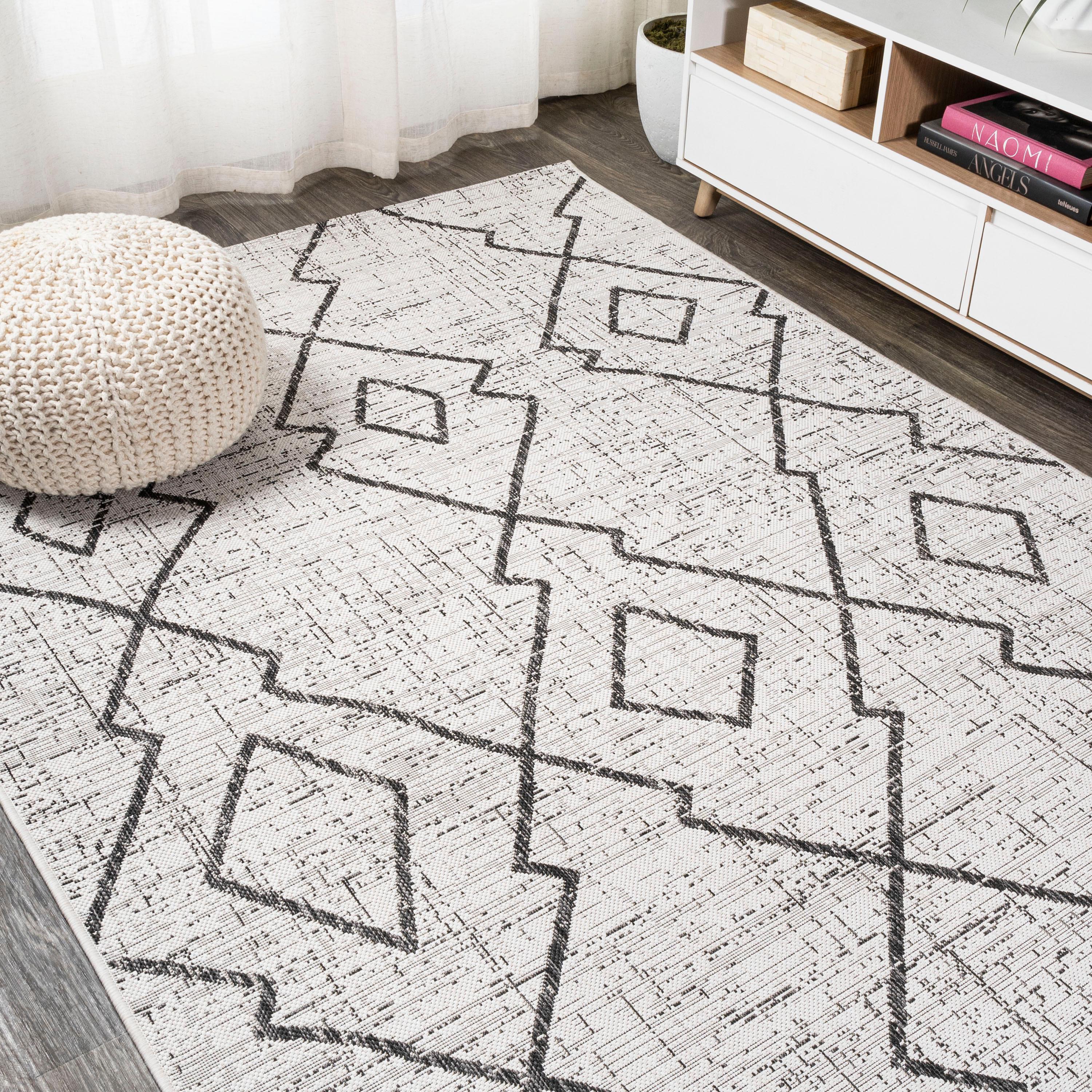 3'x5' Carwa  Diamond Trellis Indoor/Outdoor Area Rug, Ivory/Black - JONATHAN Y