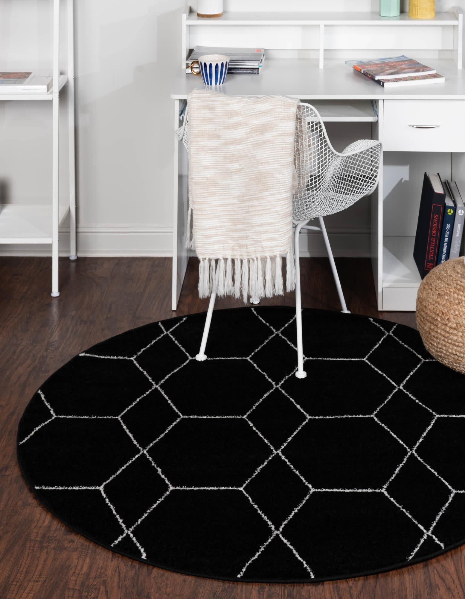 Unique Loom 5' 0 x 5' 0 Trellis Frieze Black Area Rug