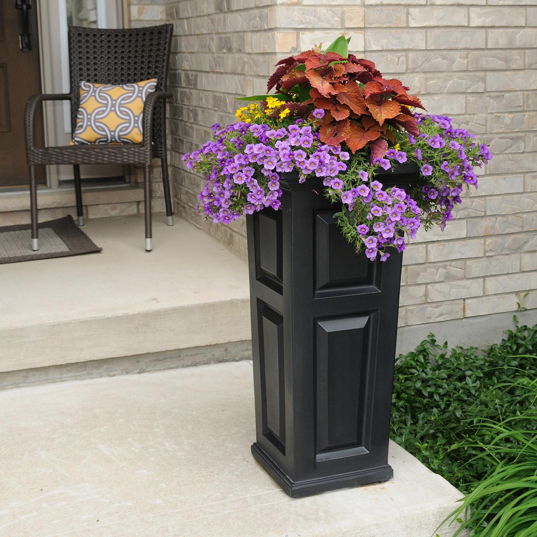 Mayne Inc. Nantucket Pot Planter
