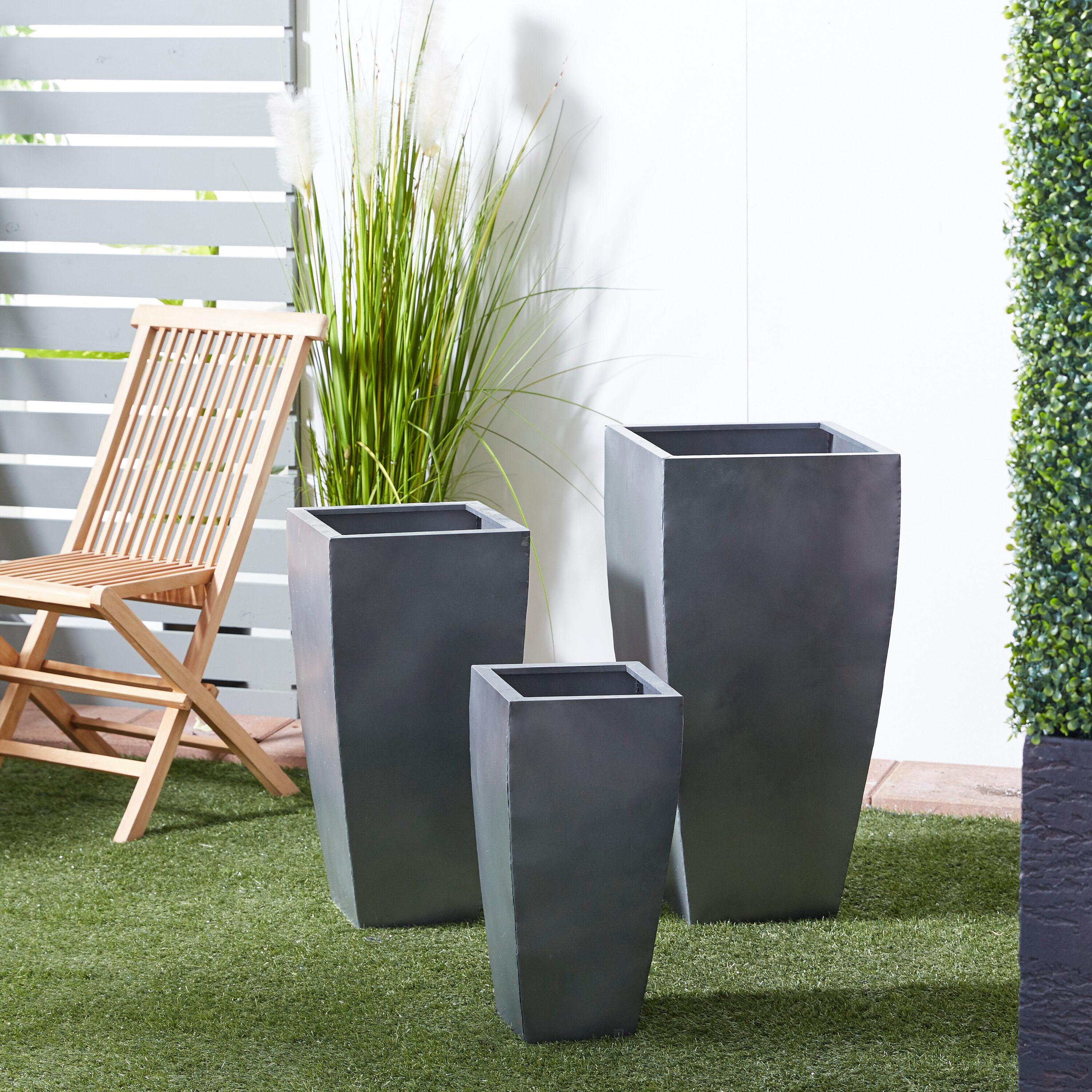 DecMode Grey Contemporary Oversized Metal Planter with Cement Hue, Set of 3, 20", 25", 30"H