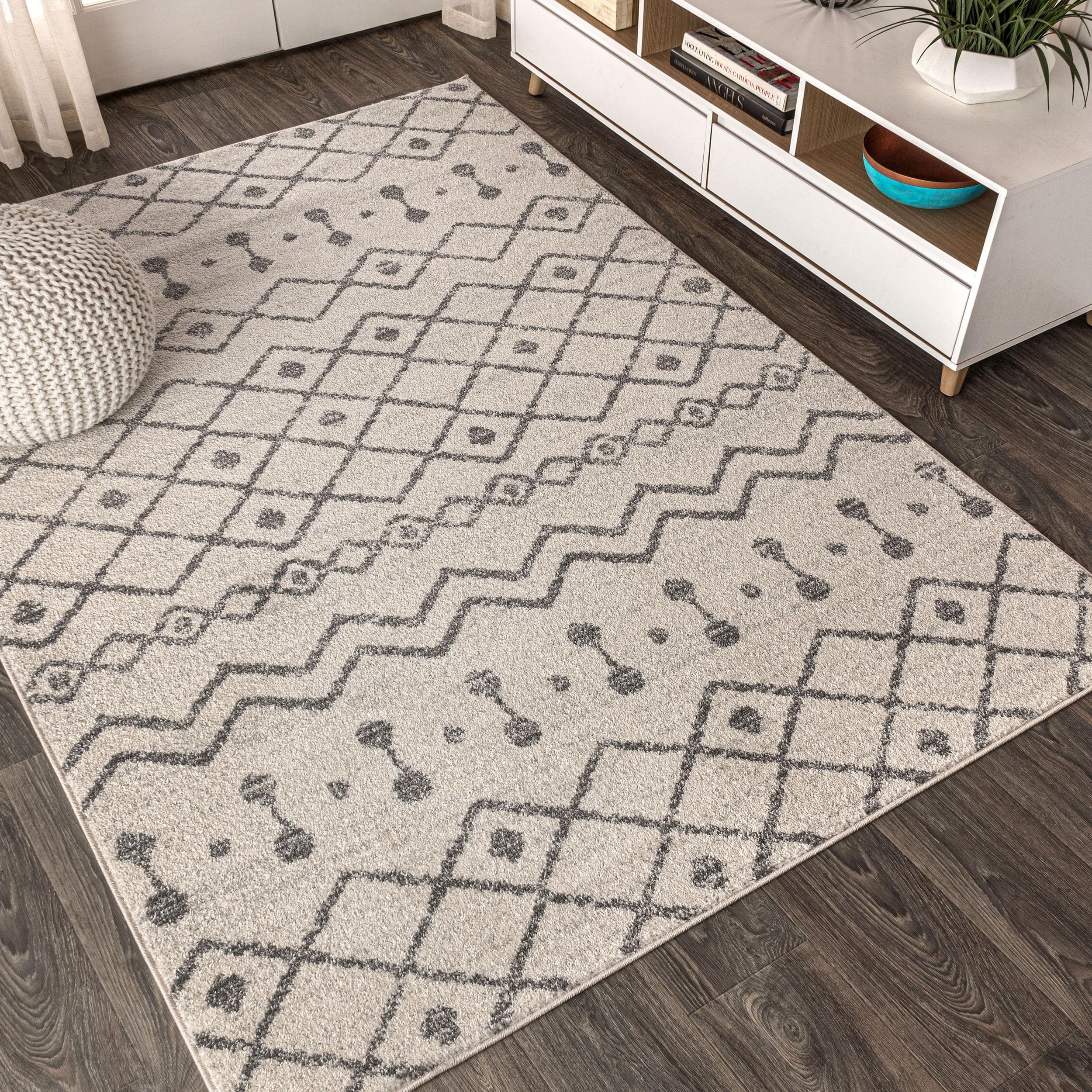 Aksil Moroccan Gray and Cream Geometric Area Rug, 5 ft x 8 ft