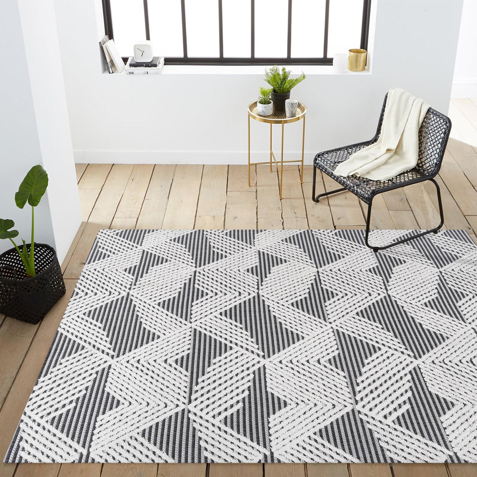 4'x6' Jazz High-Low Pile Art Deco Geometric Indoor/Outdoor Area Rug, Black/Ivory - JONATHAN Y