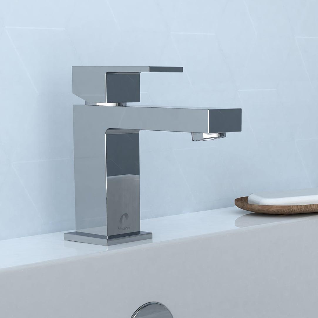 Quadrato Single-Hole Single-handle Bathroom Faucet with Drain Assembly