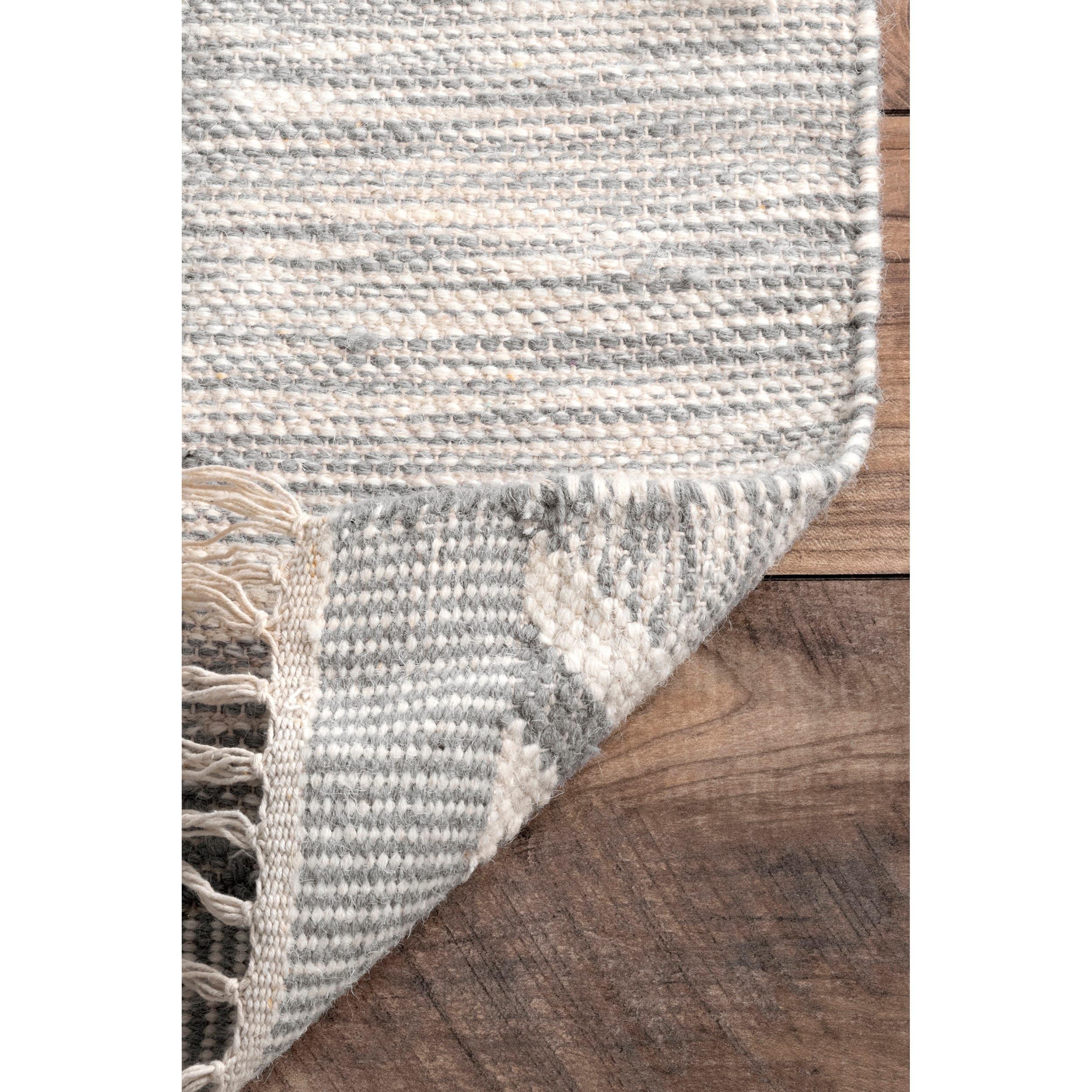 Nuloom Savannah Geometric 5x8 Wool Indoor Area Rug for Living Room Bedroom Dining Room Kitchen, Light Grey/Ivory