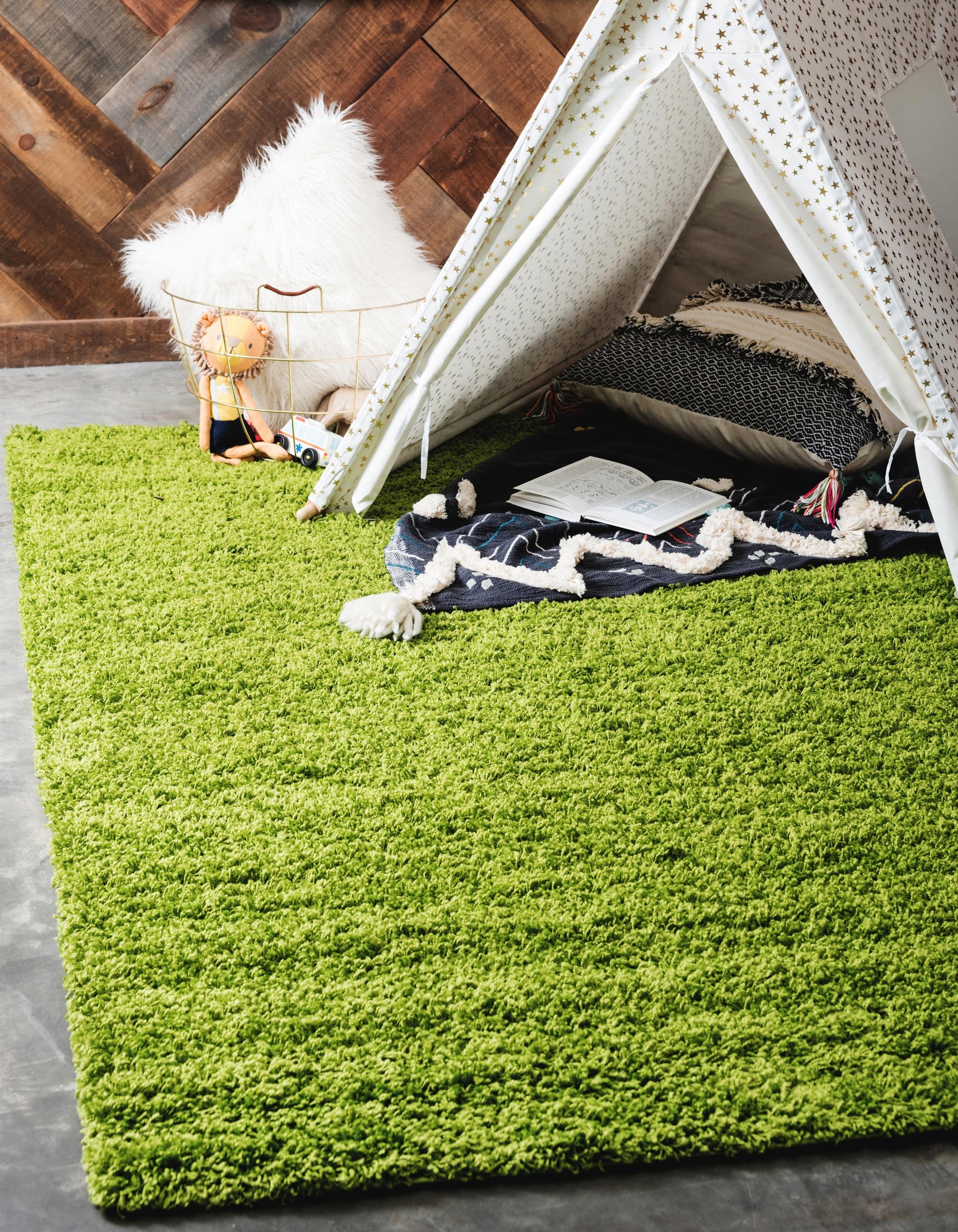 Unique Loom 4' 1 x 6' 1 Solid Shag Grass Green Area Rug