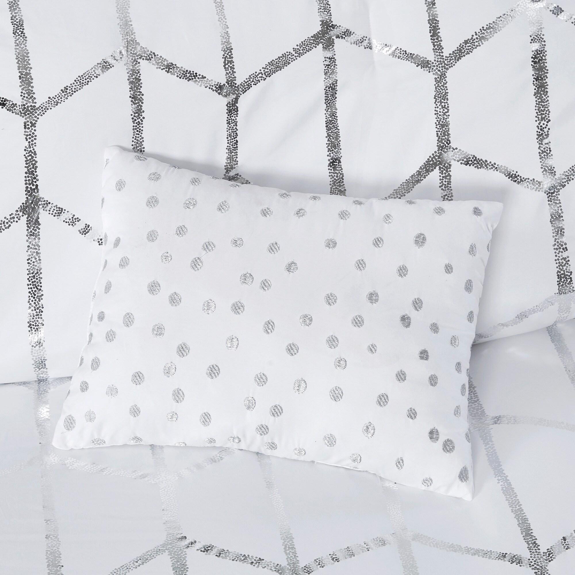 Intelligent Design Raina Metallic Printed Comforter Set