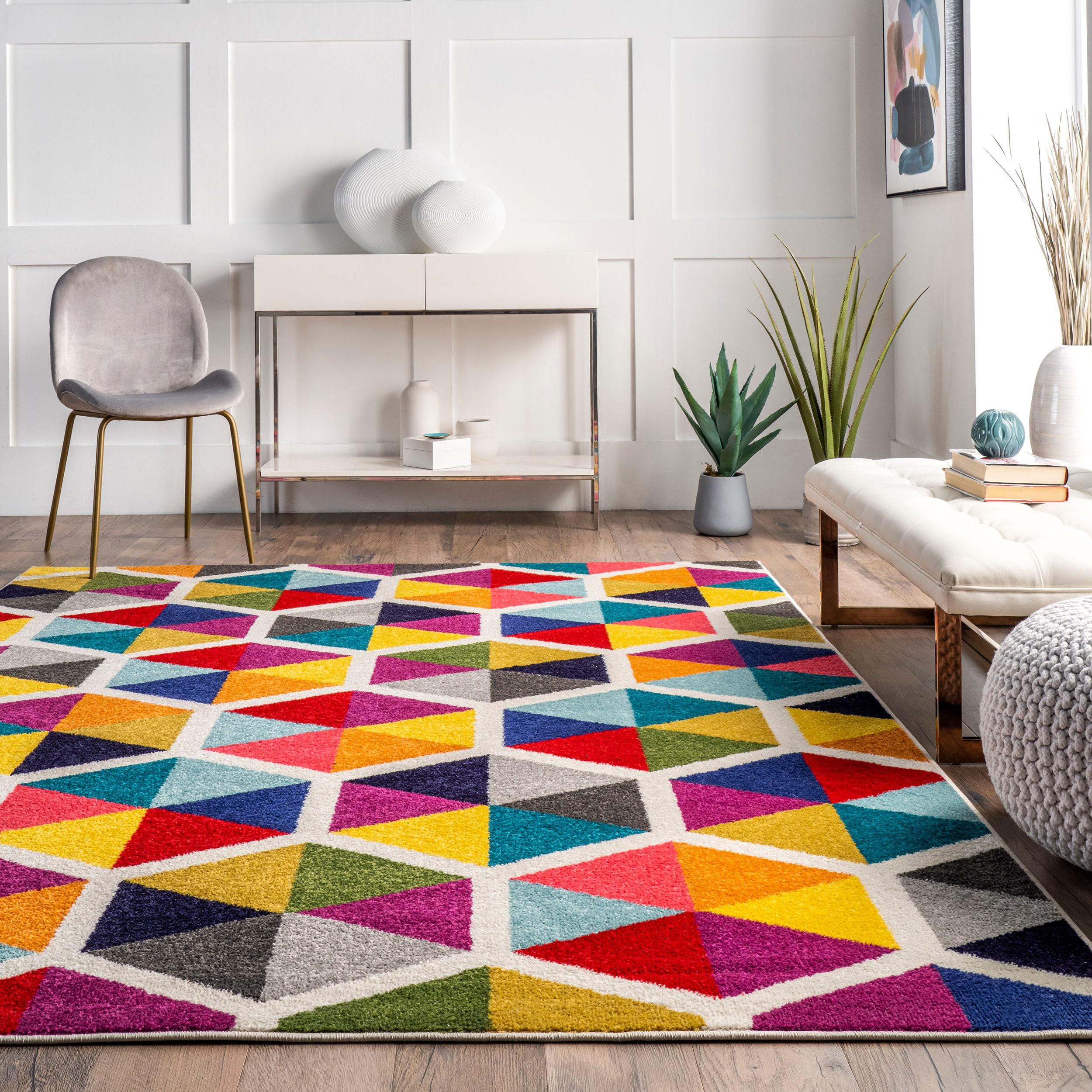 6'7"x9' Maris Triangles Area Rug Off White - nuLOOM