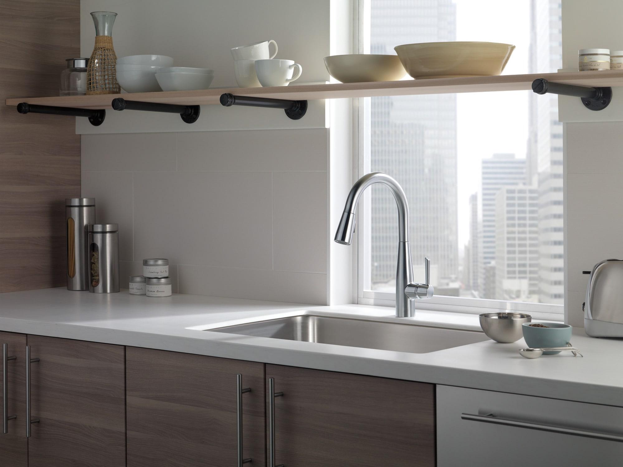 Essa Pull Down Single Handle Kitchen Faucet with MagnaTite® and Diamond Seal Technology