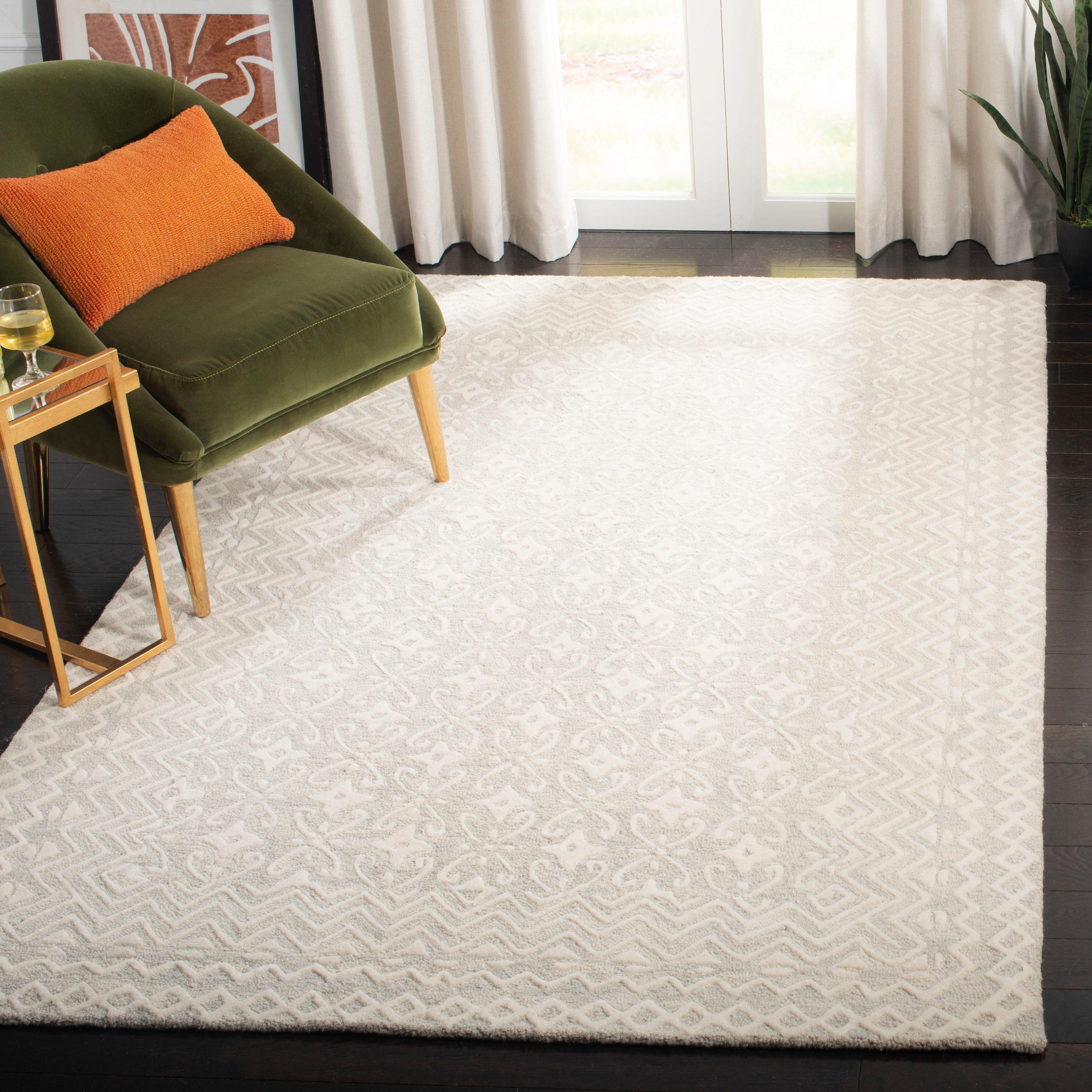 Blossom BLM114 Hand Tufted Area Rug - Grey/Ivory - 4'x6' - Safavieh..