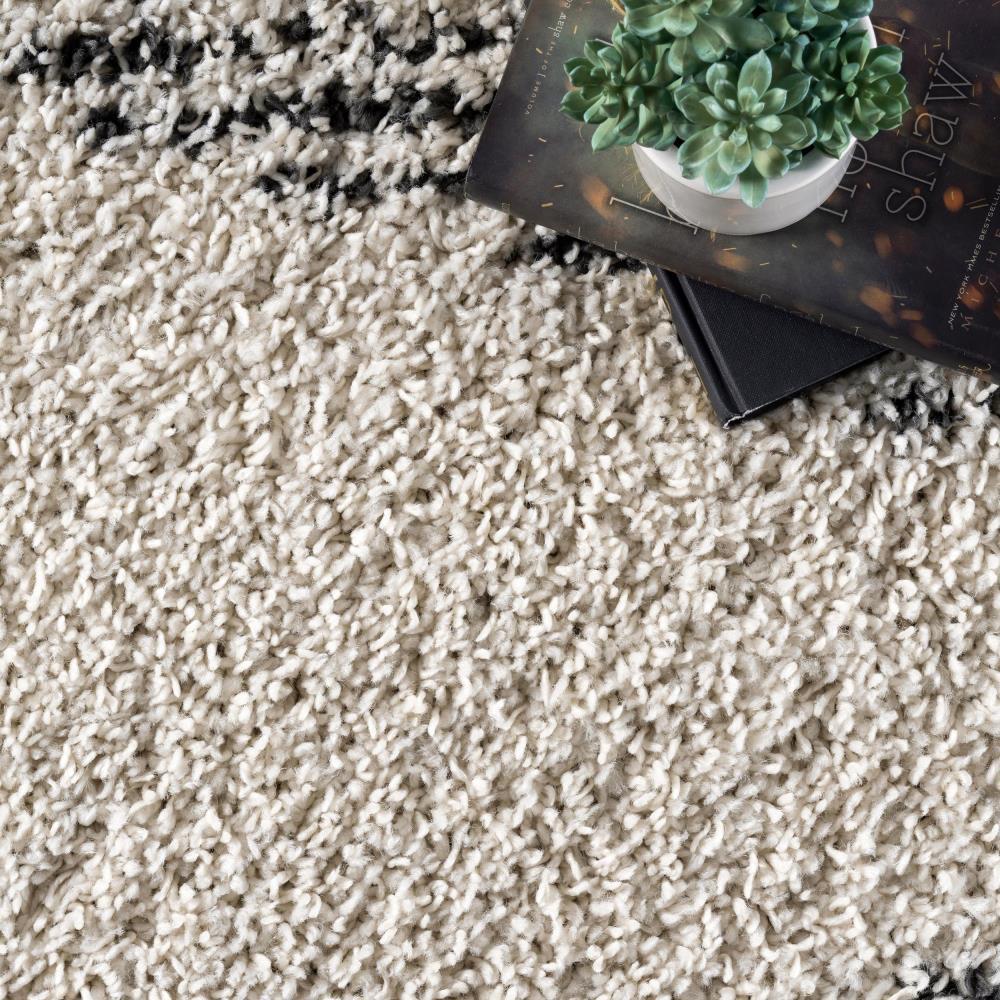 Nuloom Bria Trellis 2x6 Runner Shag Indoor Area Rug for Living Room Bedroom Dining Room Nursery Entryway Hallway, Off White/Charcoal