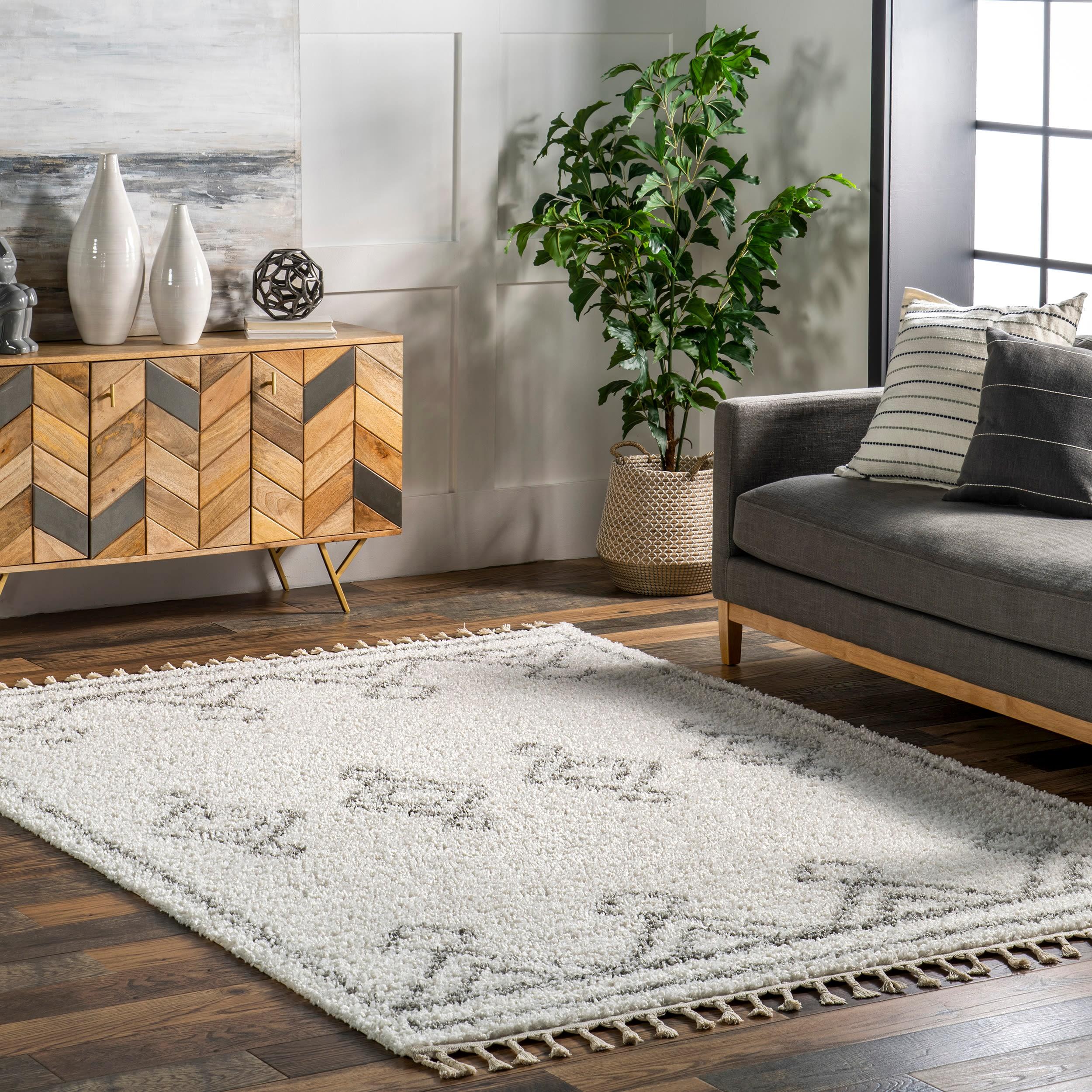 nuLOOM Mackie Moroccan Diamond Tassel Rug