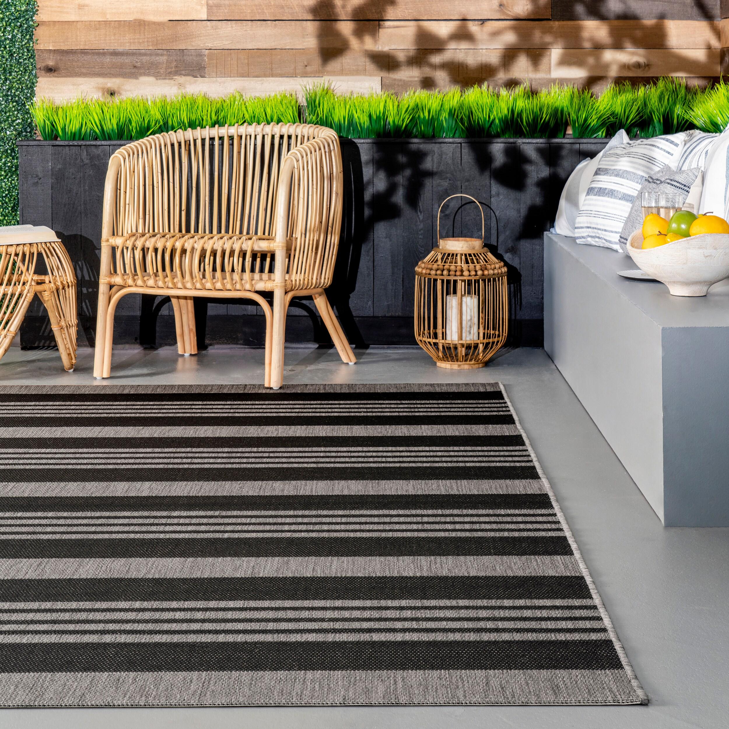 Nuloom Robin Striped 8 Square Indoor/Outdoor Area Rug for Living Room Patio Deck Front Porch Kitchen, Grey/Black