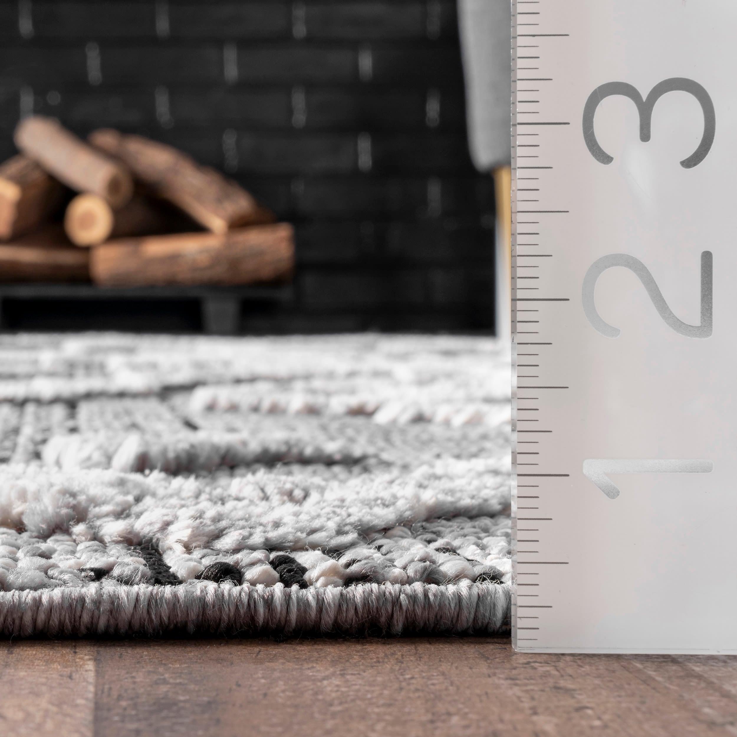 Nuloom Roxy Textured Diamond Tassel Indoor Area Rug, Gray, 3'x5'
