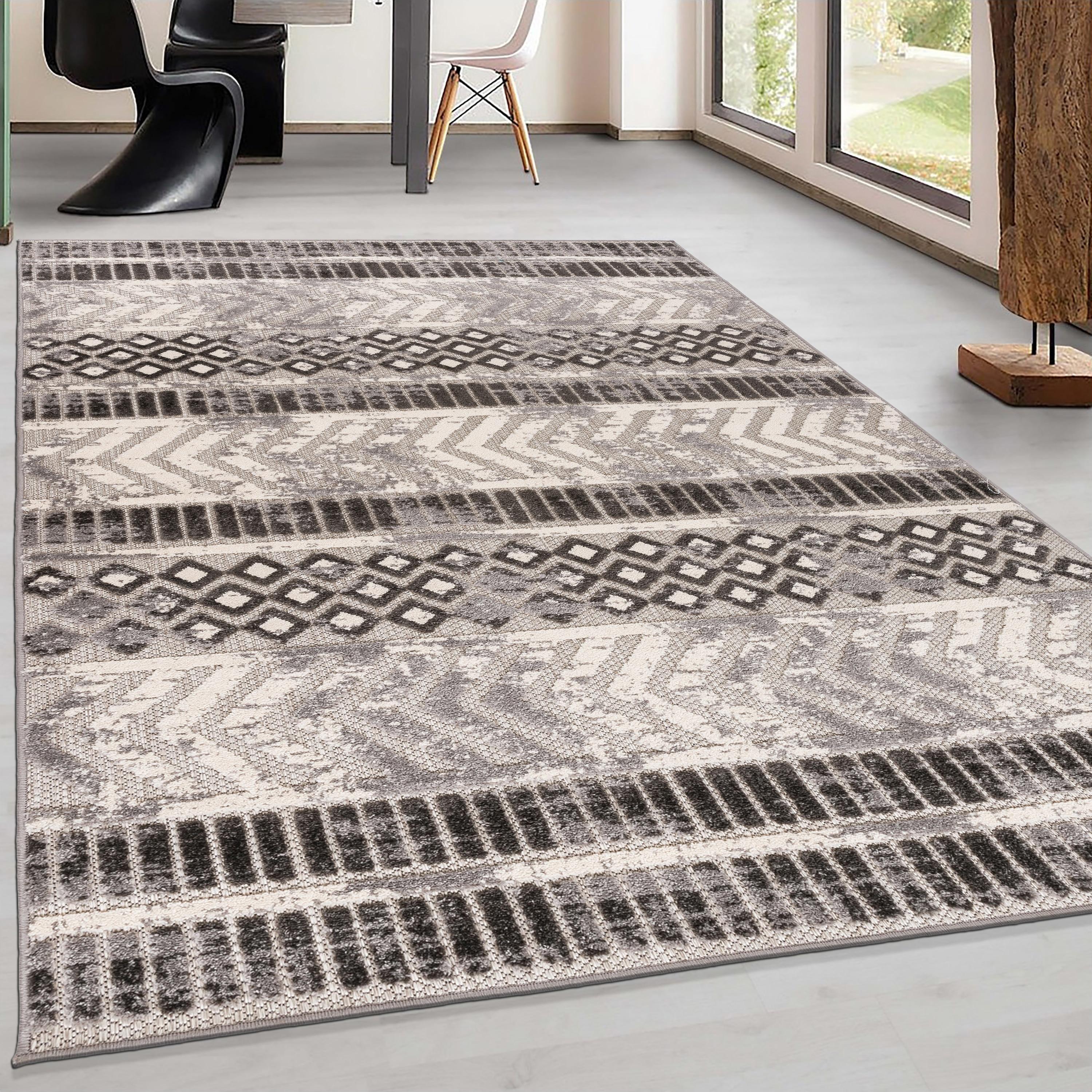 Gray 7 ft. 10 in. x 10 ft. Distressed Geometric Indoor/Outdoor Area Rug
