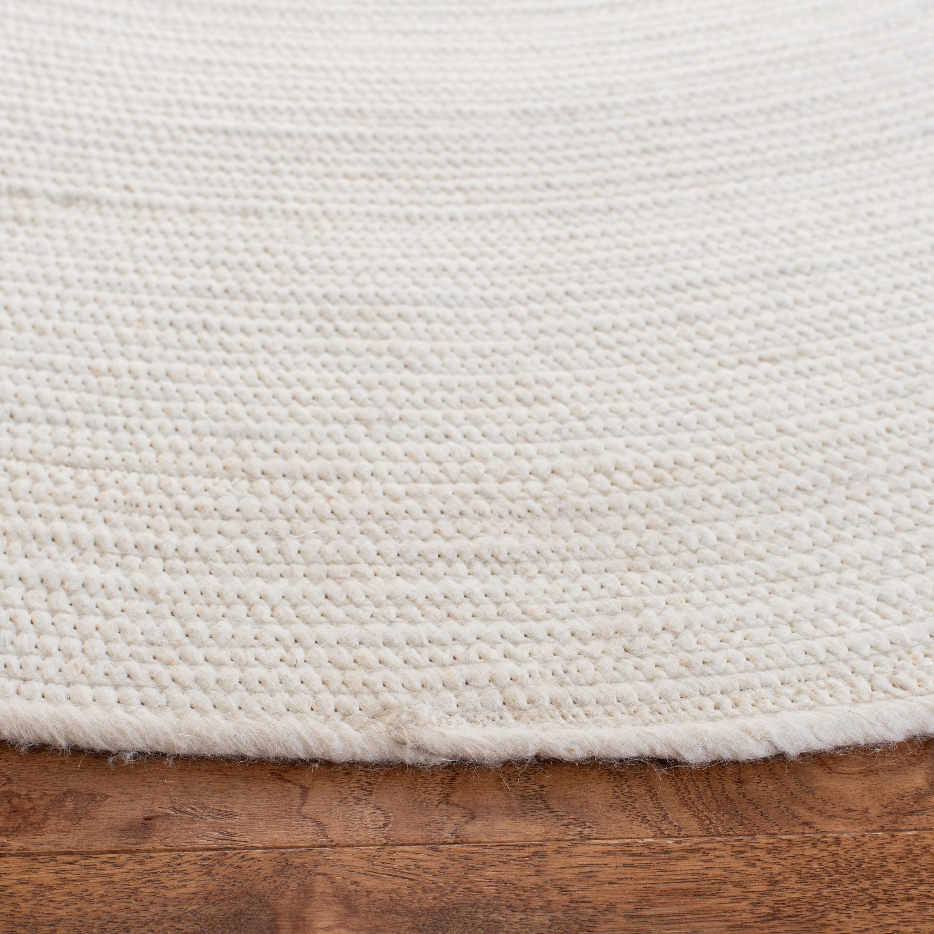 Braided BRD901 Hand Woven Indoor Area Rug - Ivory - 5' Round - Safavieh