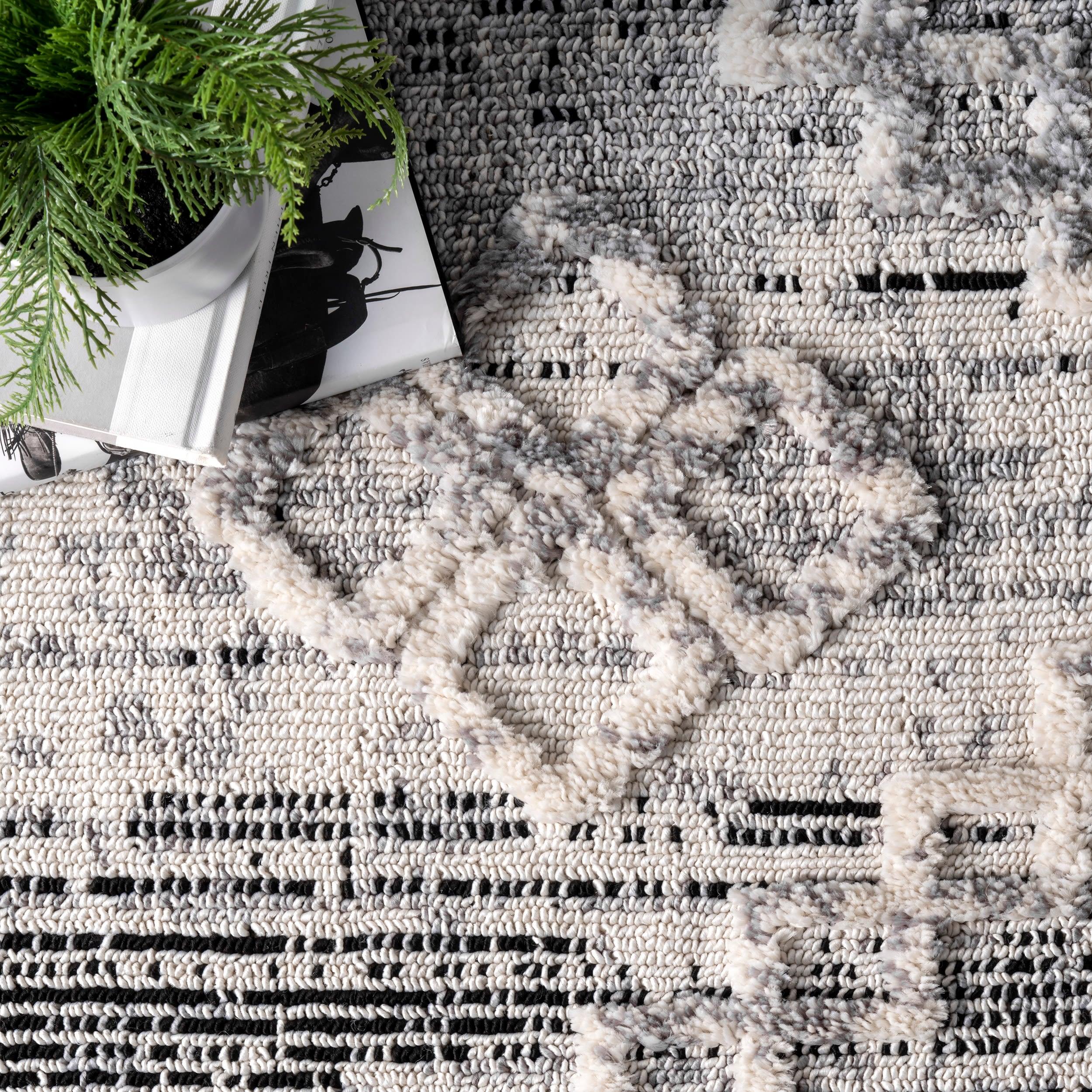 Nuloom Roxy Textured Diamond Tassel Indoor Area Rug, Gray, 3'x5'