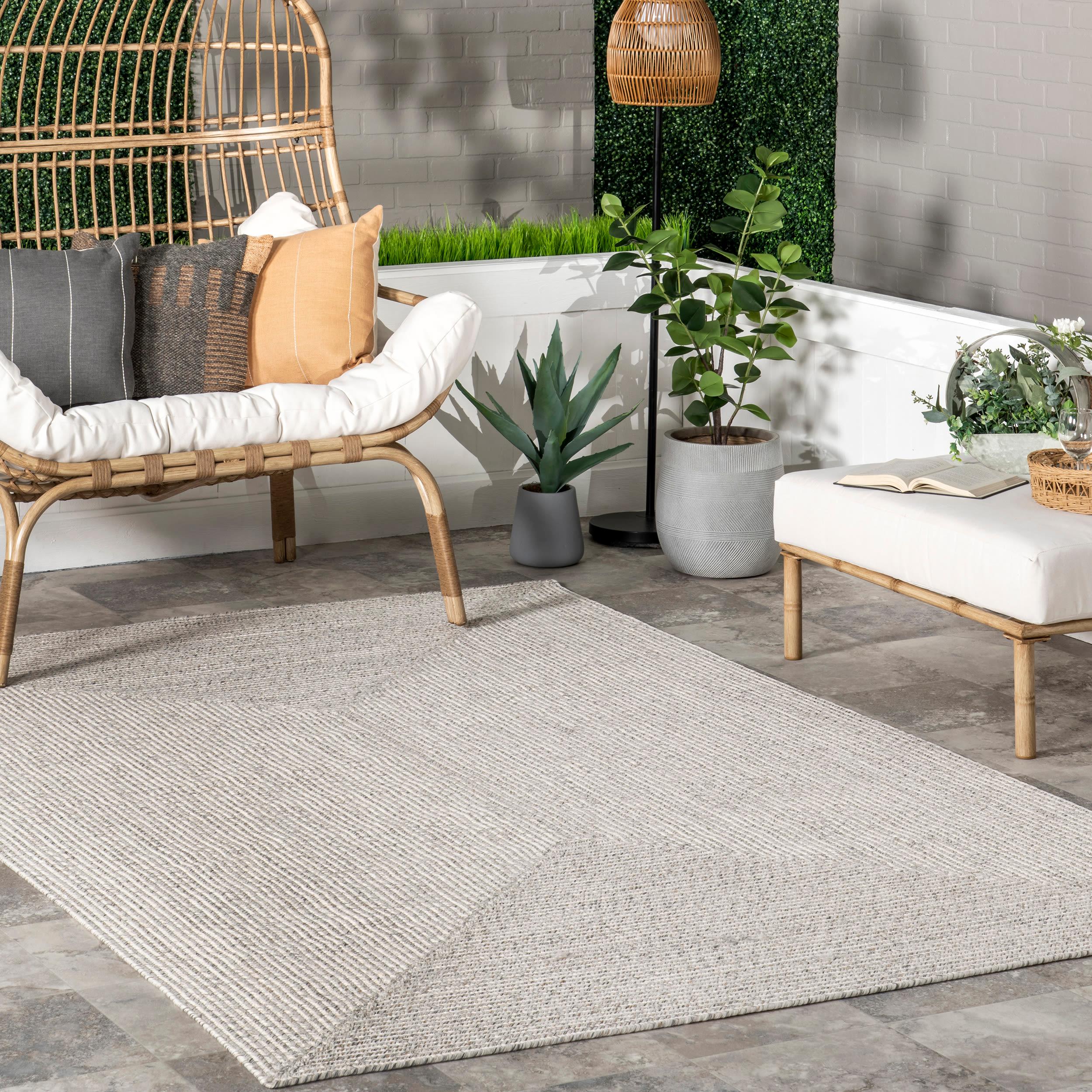 nuLOOM Wynn Braided Indoor/Outdoor Ivory 2' x 3' Casual Area Rug