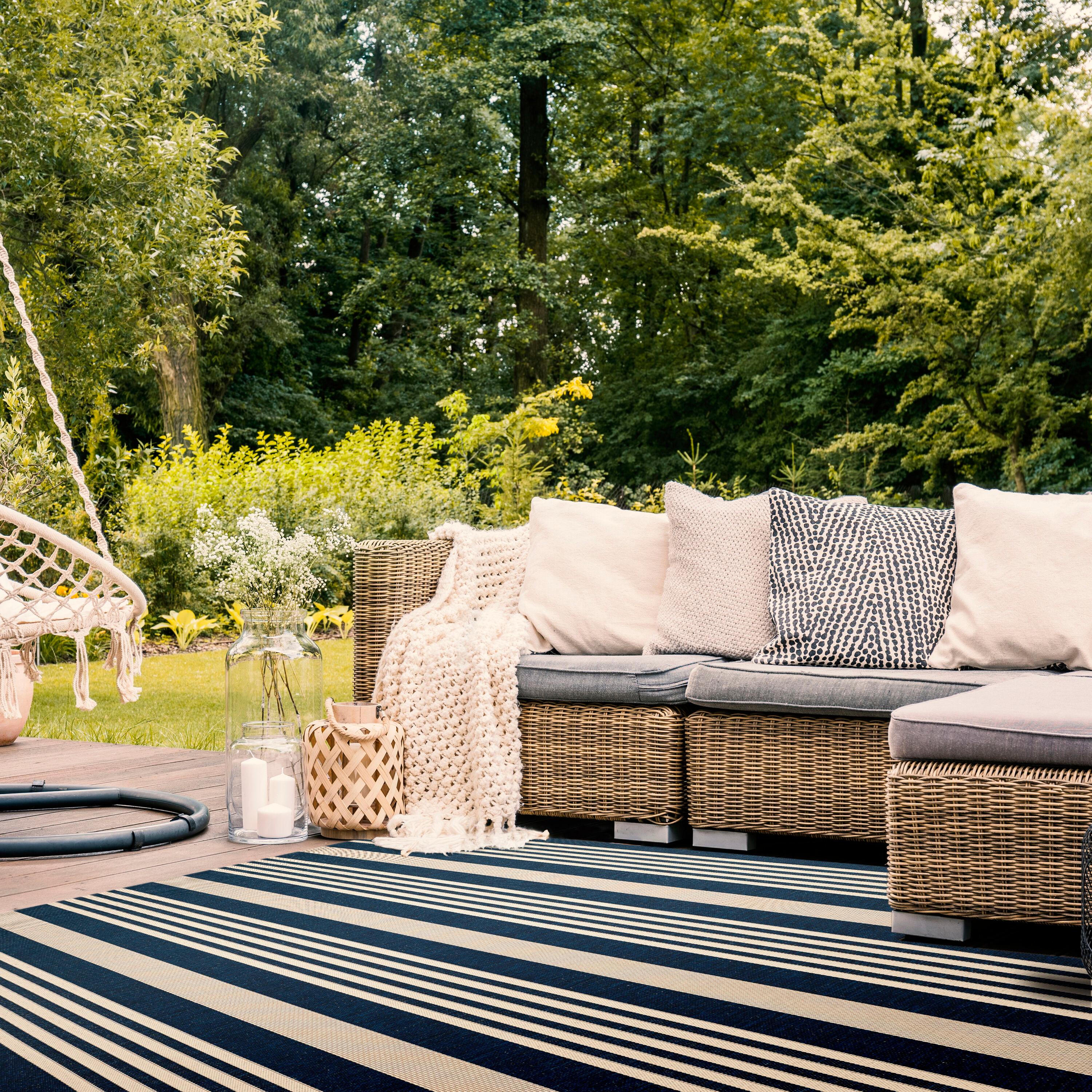 Courtyard CY6062 Power Loomed Indoor/Outdoor Area Rug - Navy/Beige - 4'x4' - Safavieh.
