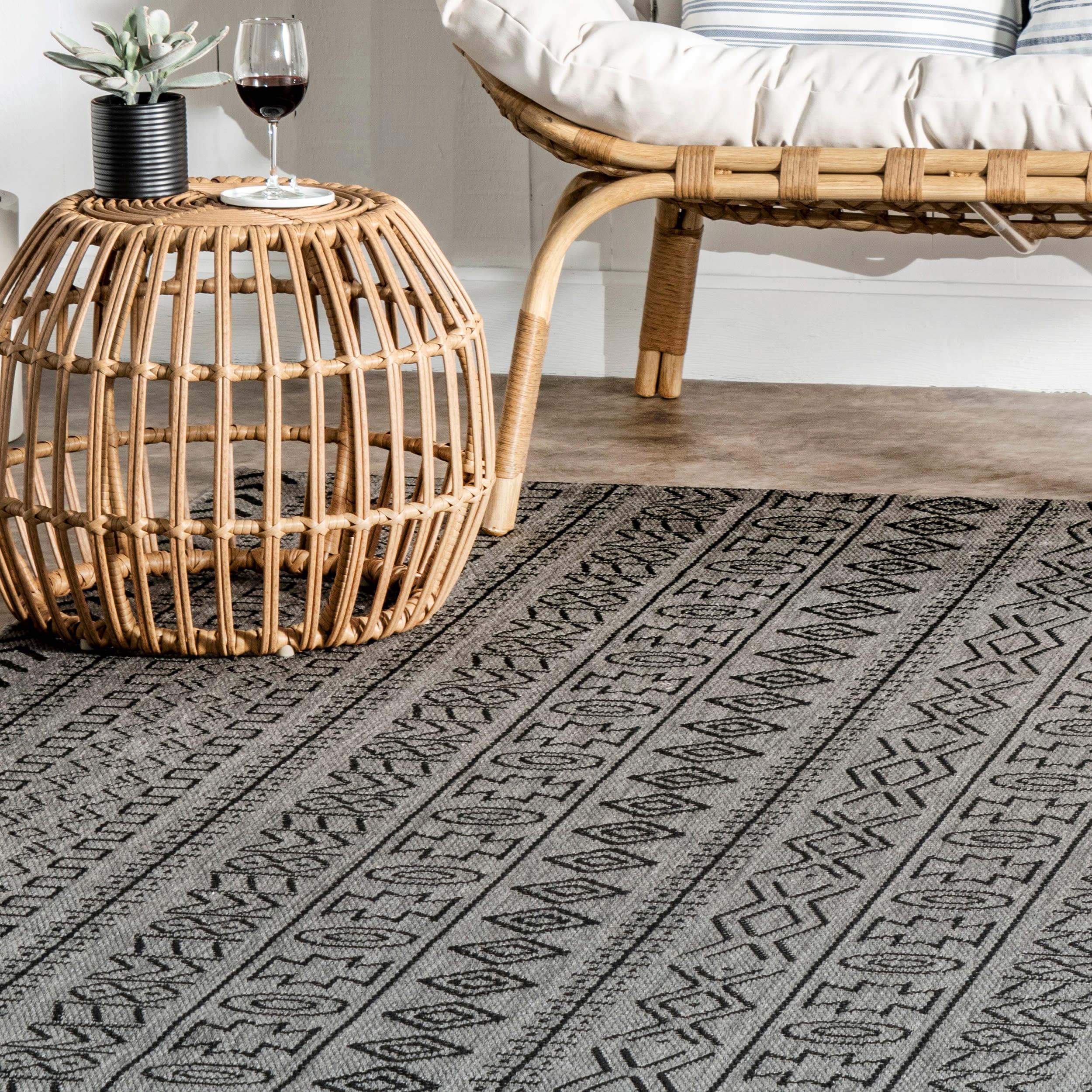Nuloom Indoor and Outdoor Jamie Area Rug, 6' 3" x 9' 2", Gray