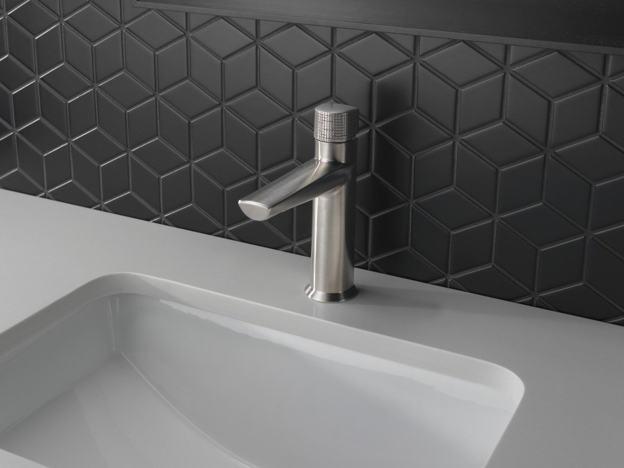 Galeon Single Hole Bathroom Faucet with Drain Assembly