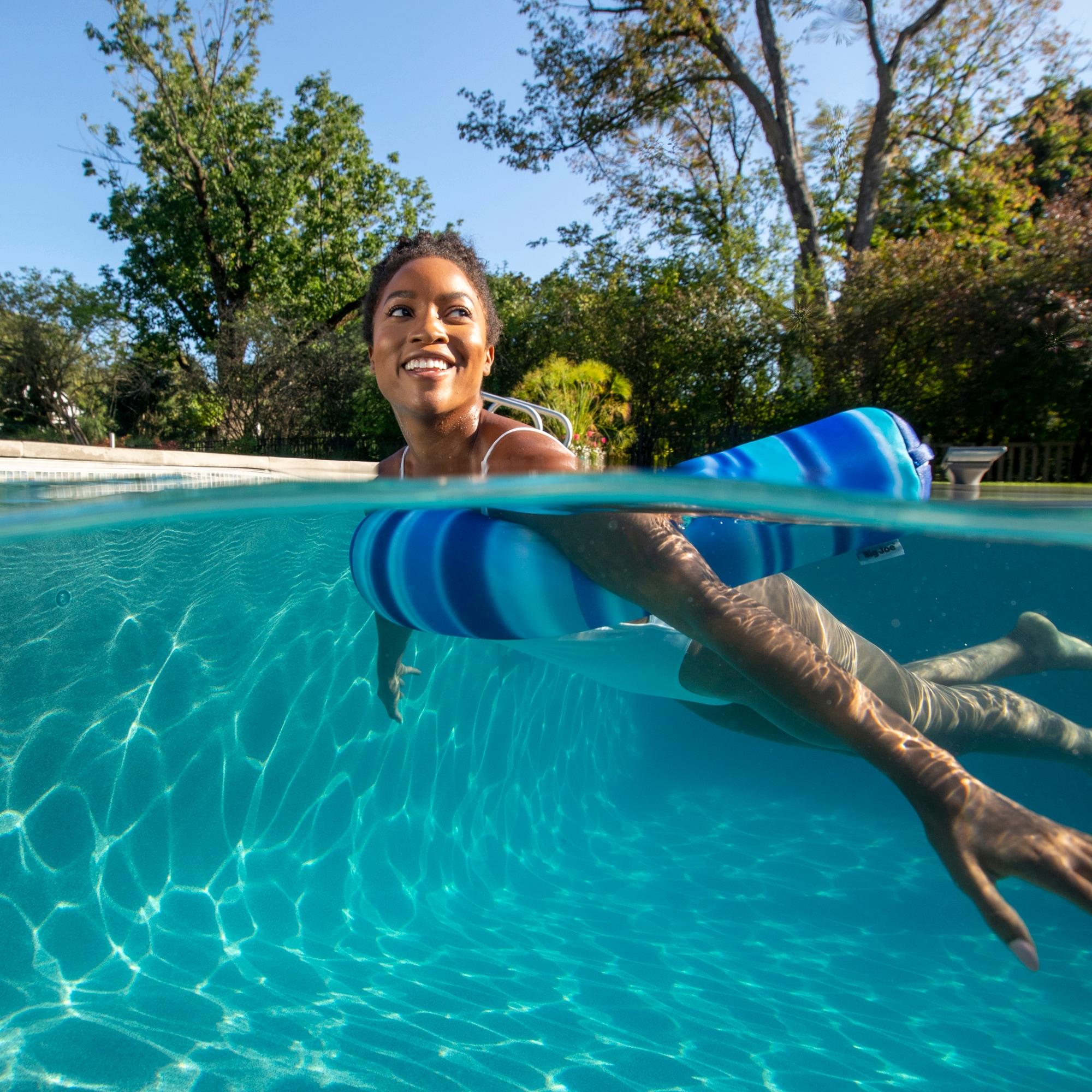 Blurred Blue Striped Mesh Fabric Pool Noodle