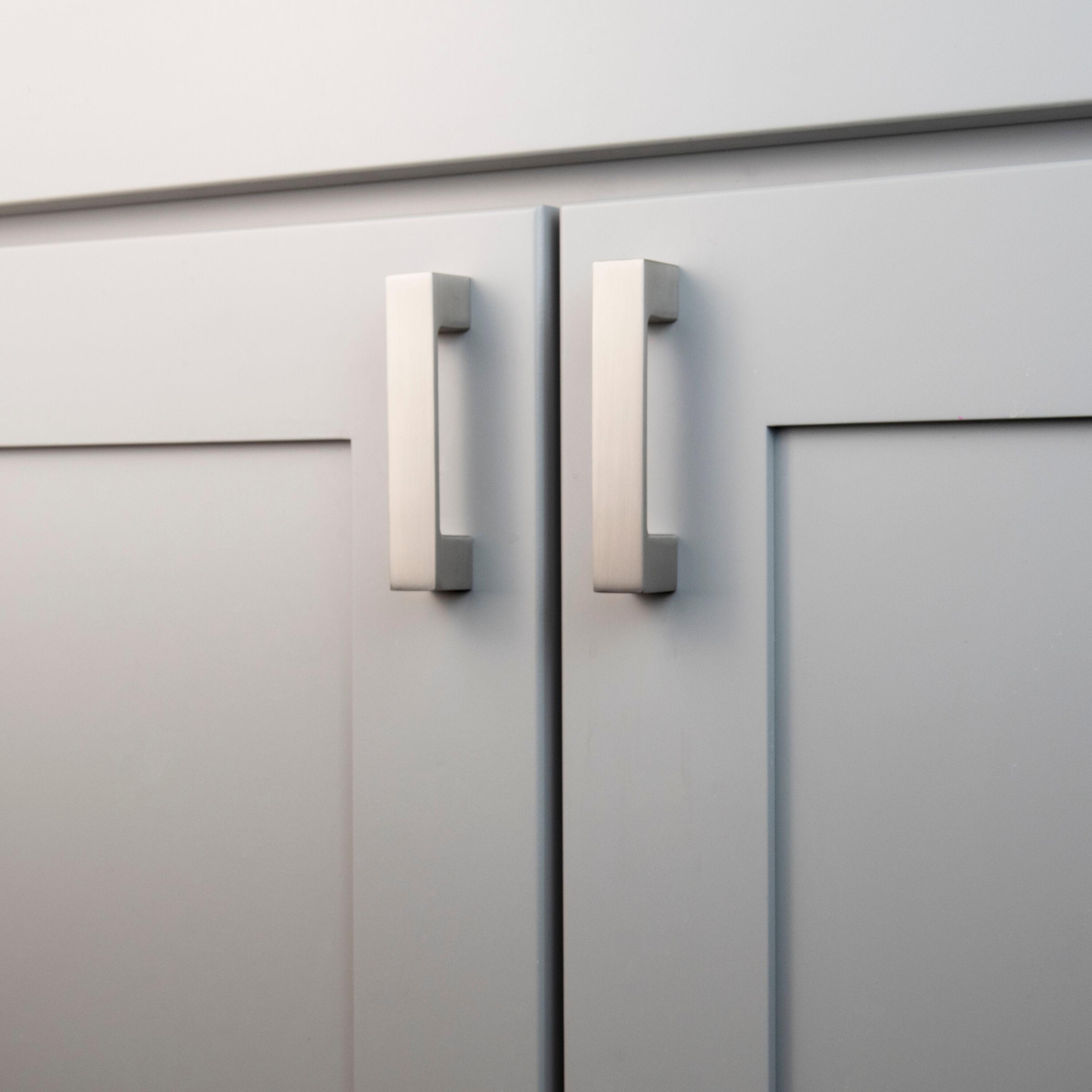 Dash Collection Handle Pull - Contemporary Hardware for Drawers & Cabinets (Set of 10)