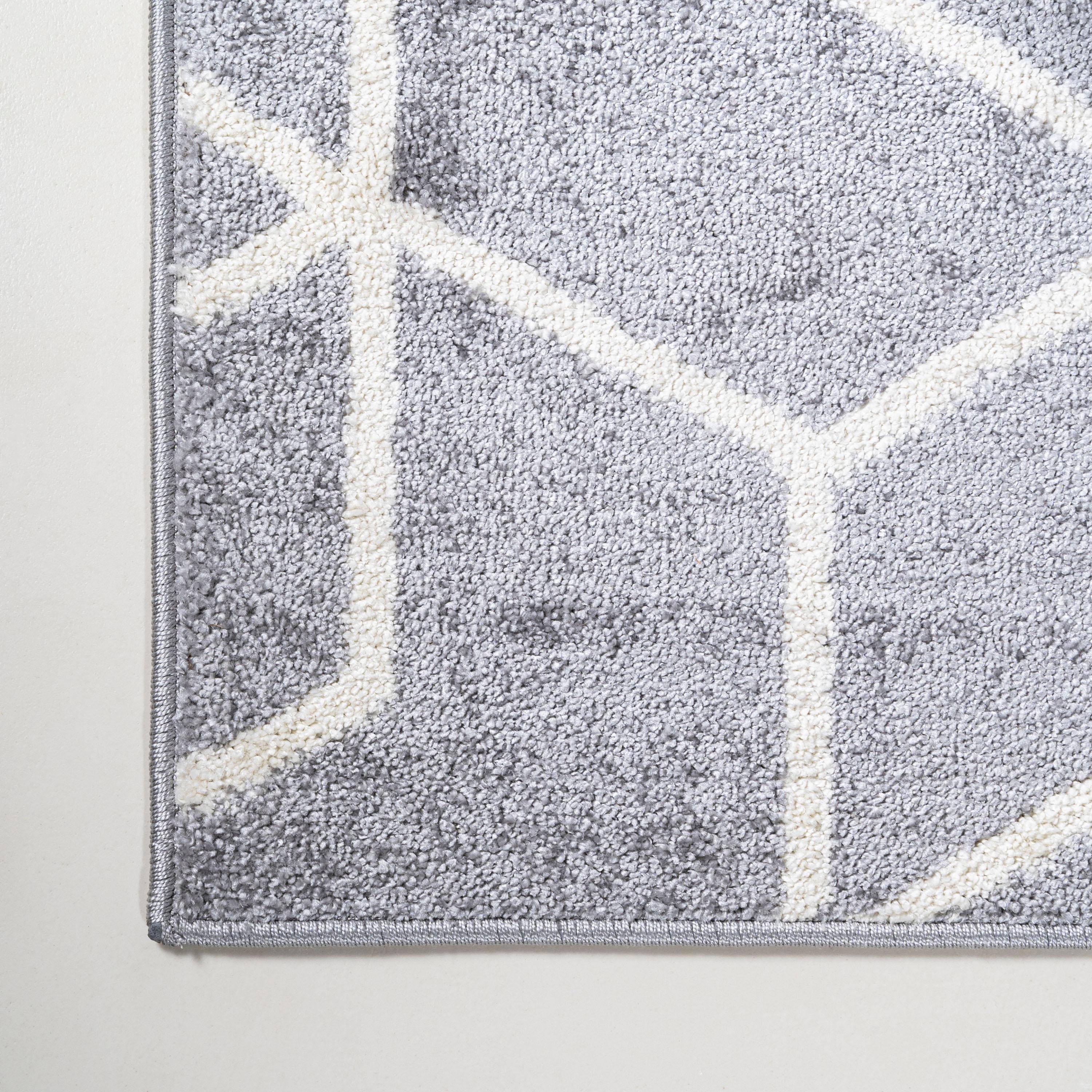 4'x6' Tumbling Blocks Modern Geometric Area Rug, Light Gray/White - JONATHAN Y