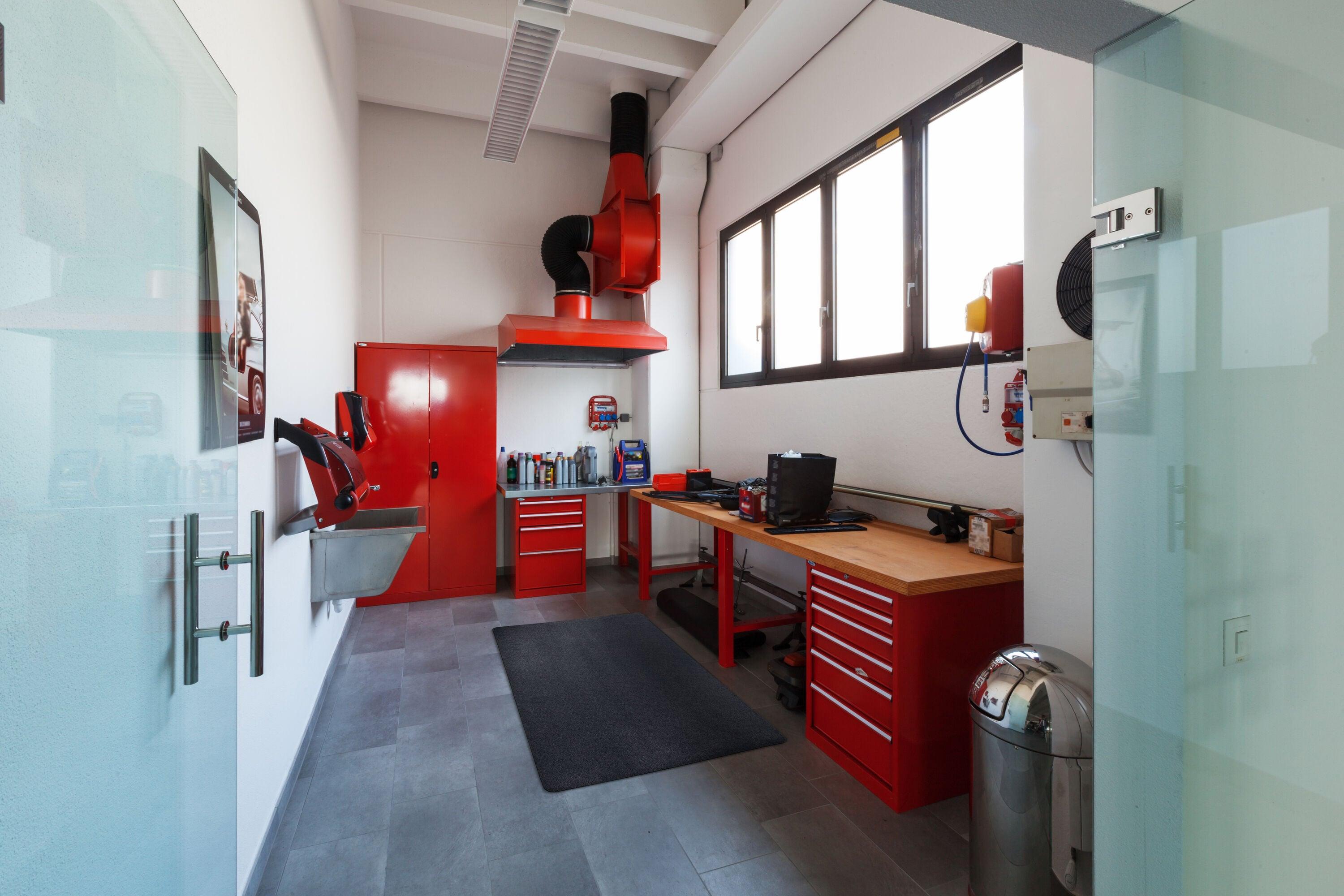 VersaTex 24 x 36" Multipurpose Recycled Rubber Floor Utility Mat, Black