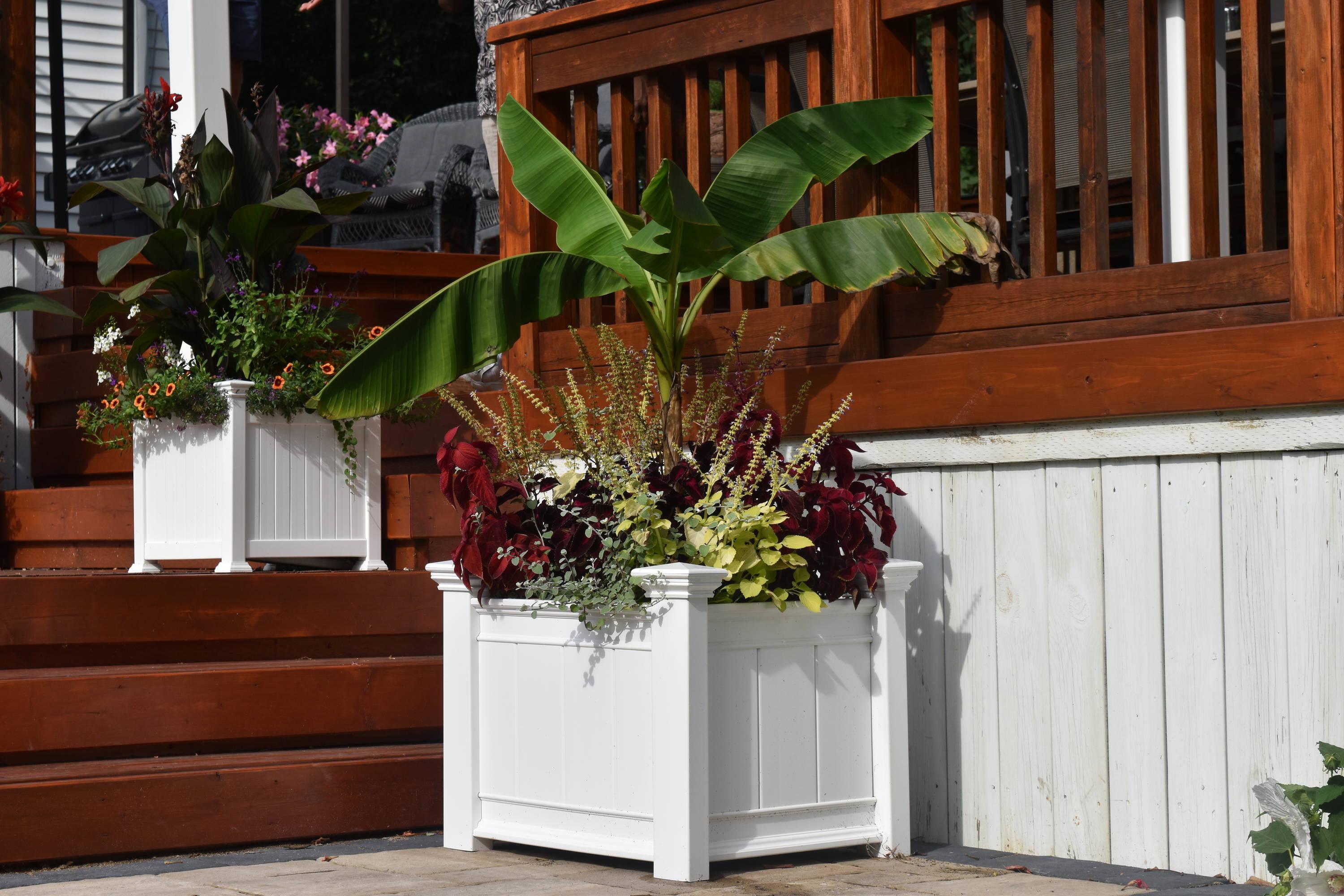 Vita Classic 27" L x 21"W x 22"H Barcelona Vinyl Planter Box, White, VA68210
