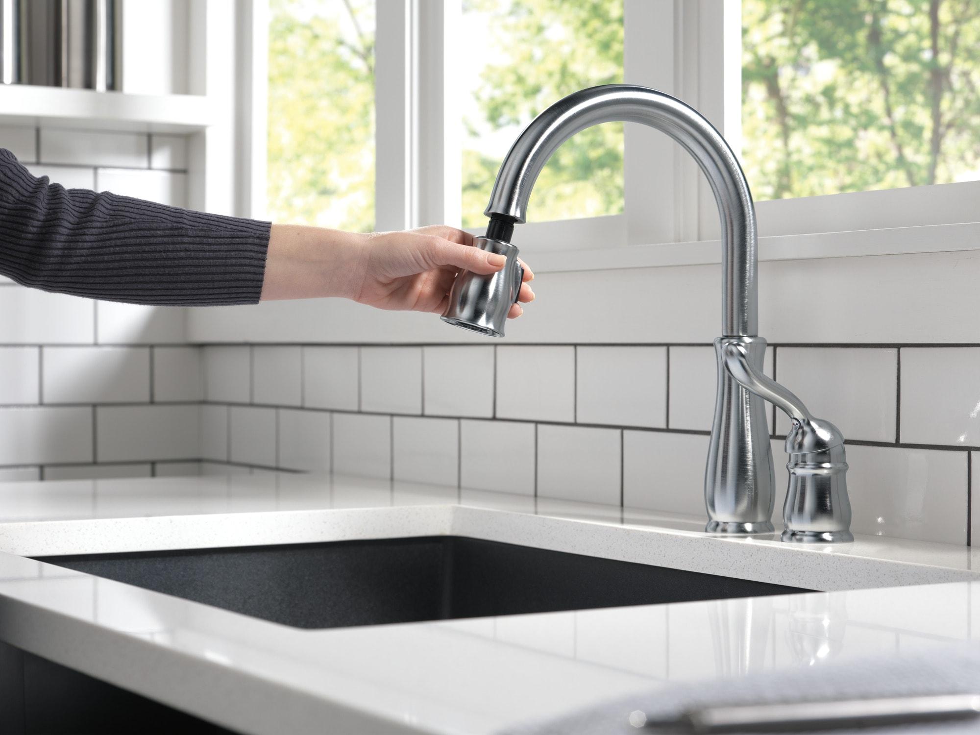 Leland Pull Down Sprayer Kitchen Sink Faucet, Single Handle Kitchen Faucet