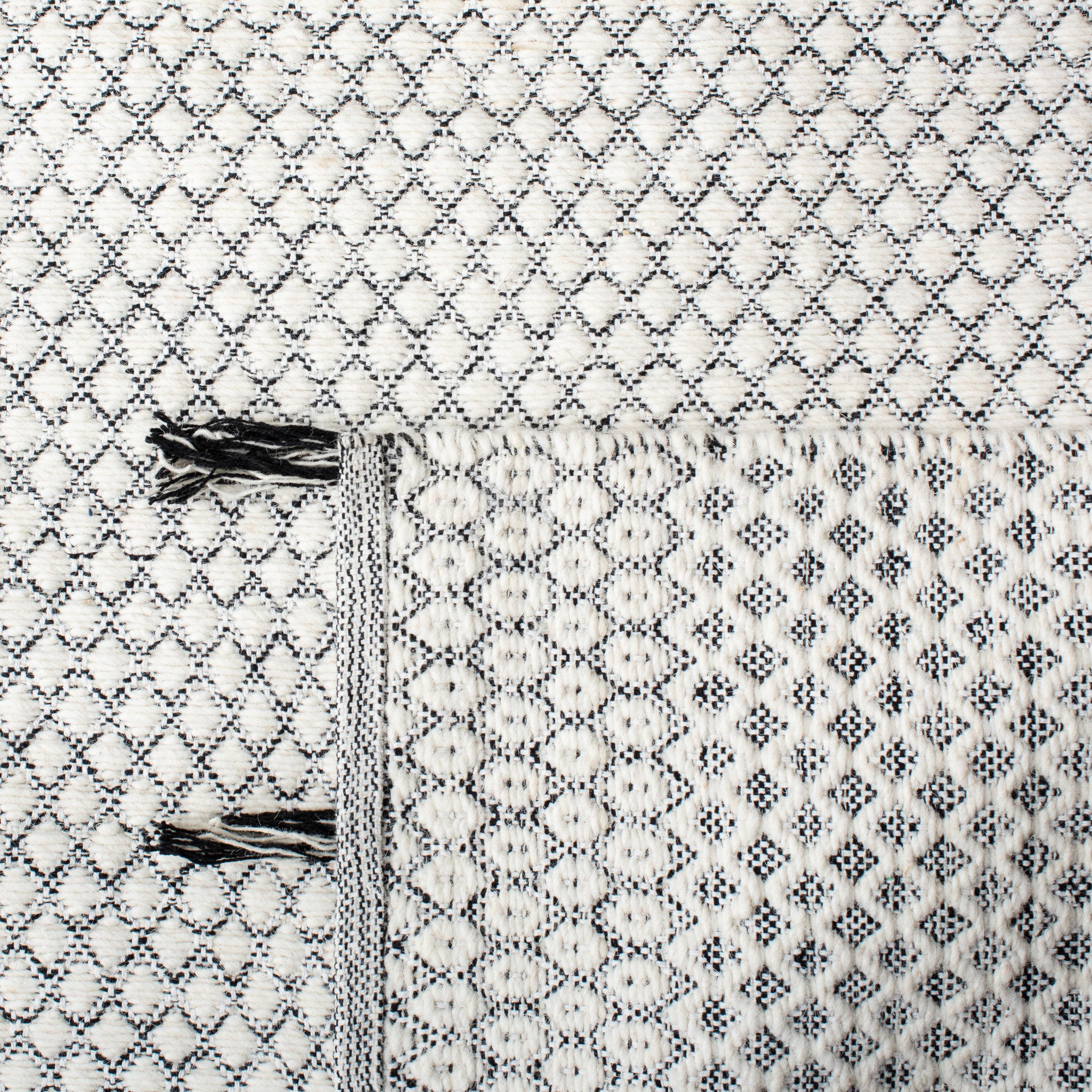 Montauk MTK813 Hand Woven Runner Rug - Ivory/Black - 2'3"x9' - Safavieh.