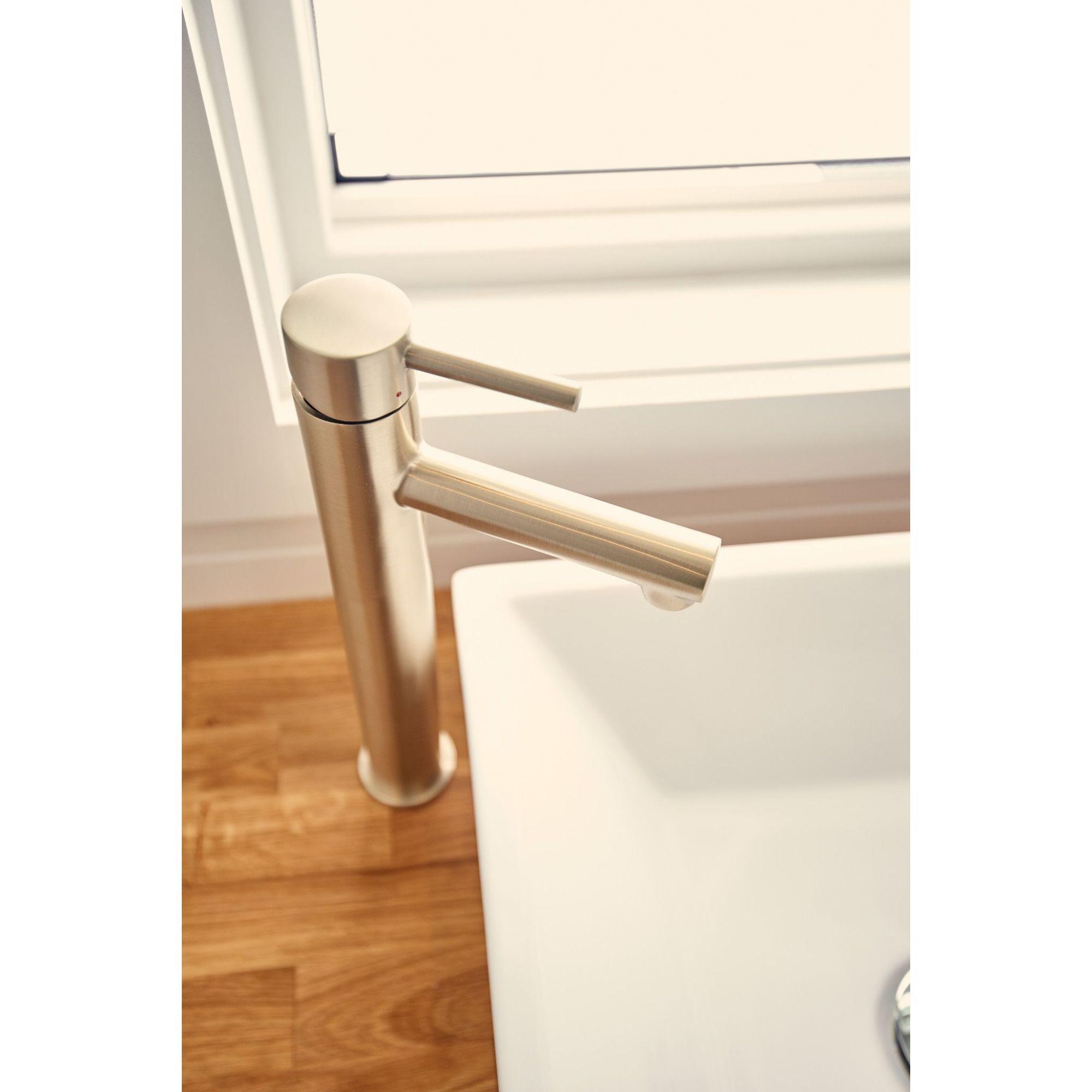 Align Single Hole Bathroom Faucet