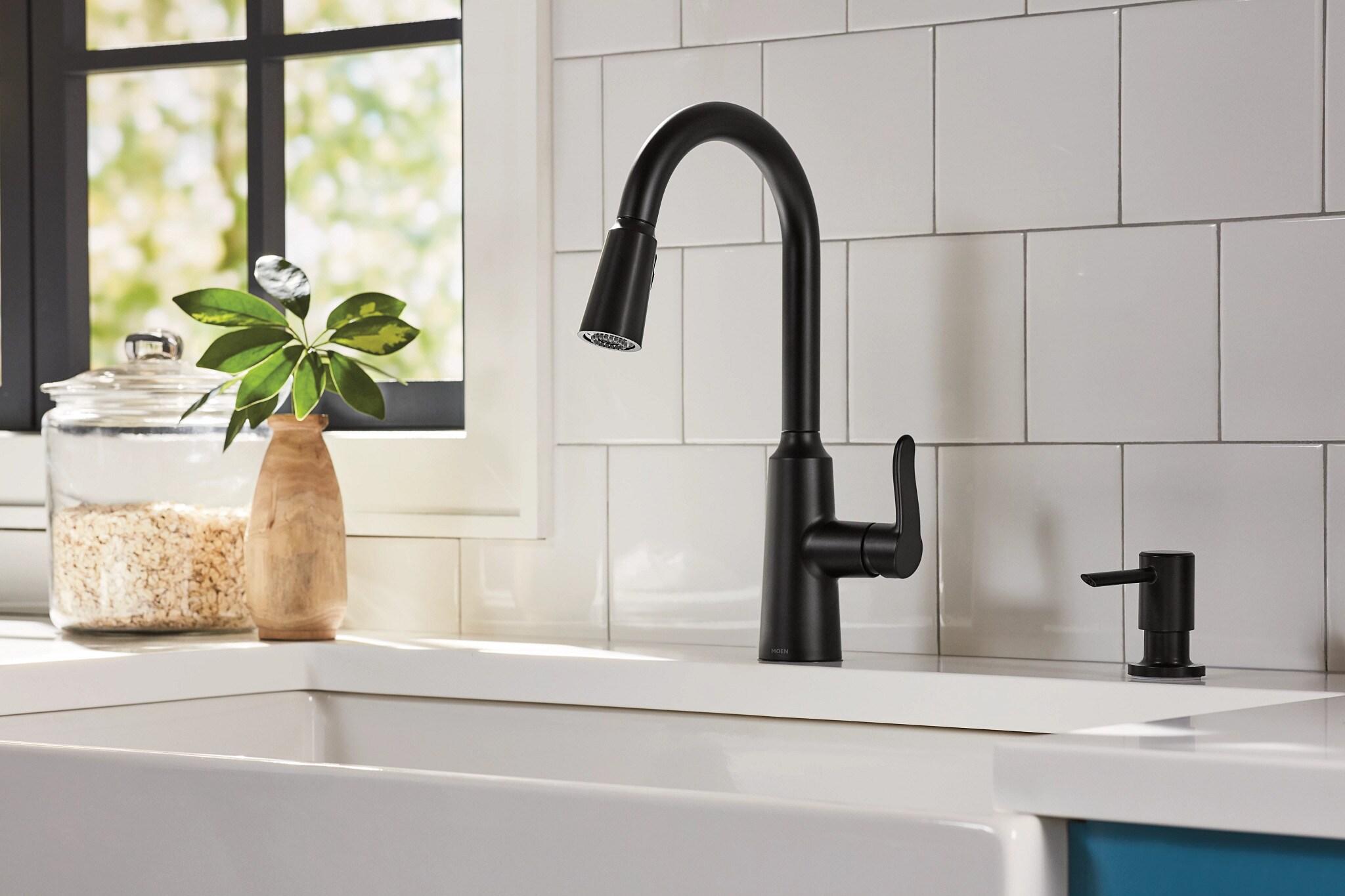 Moen Edwyn 87028BL Matte Black 1-Handle Deck-Mount Pull-Down Handle Kitchen Faucet (Deck Plate Included)
