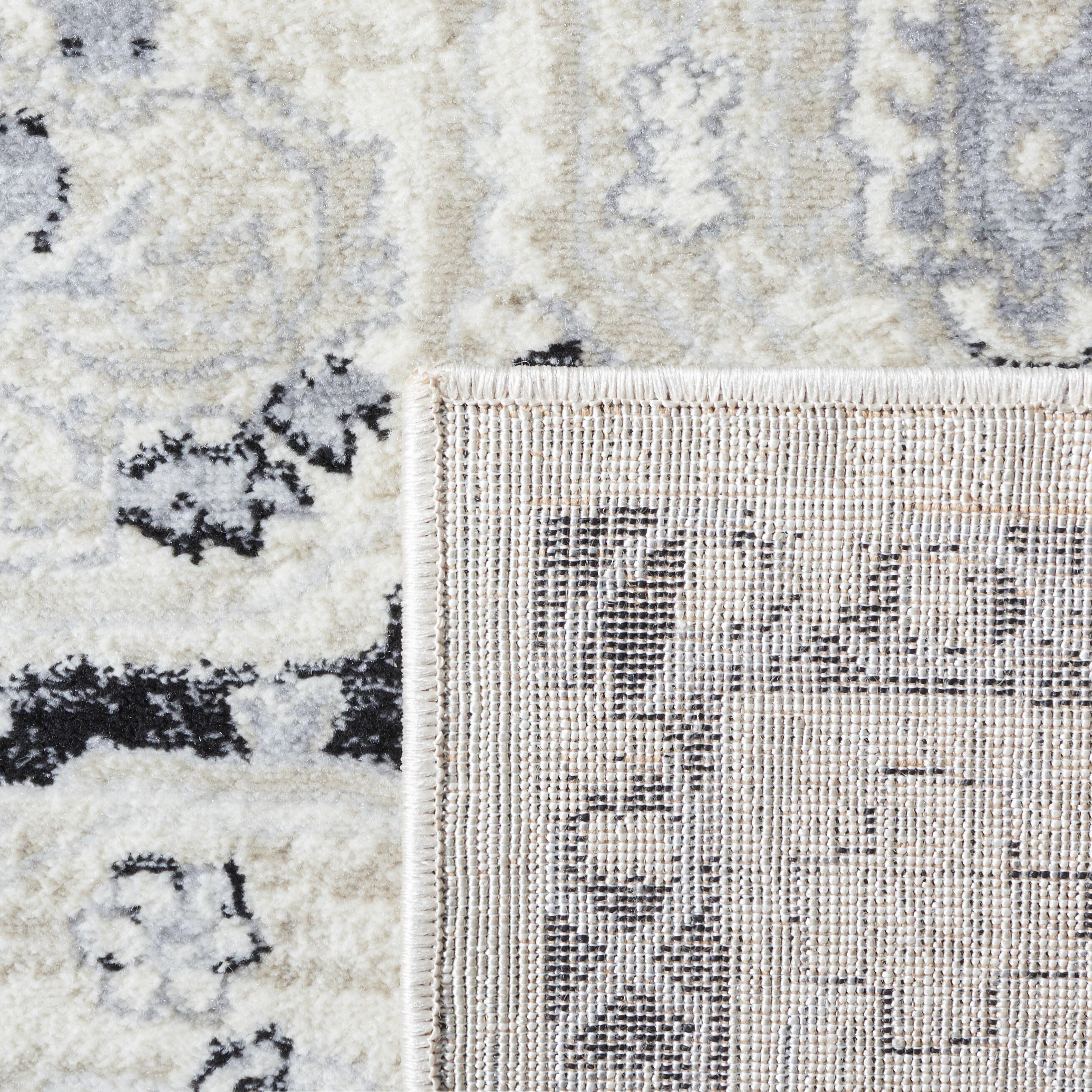 SAFAVIEH Brentwood Ezra Oriental Area Rug, Ivory/Black, 6'7" x 6'7" Square