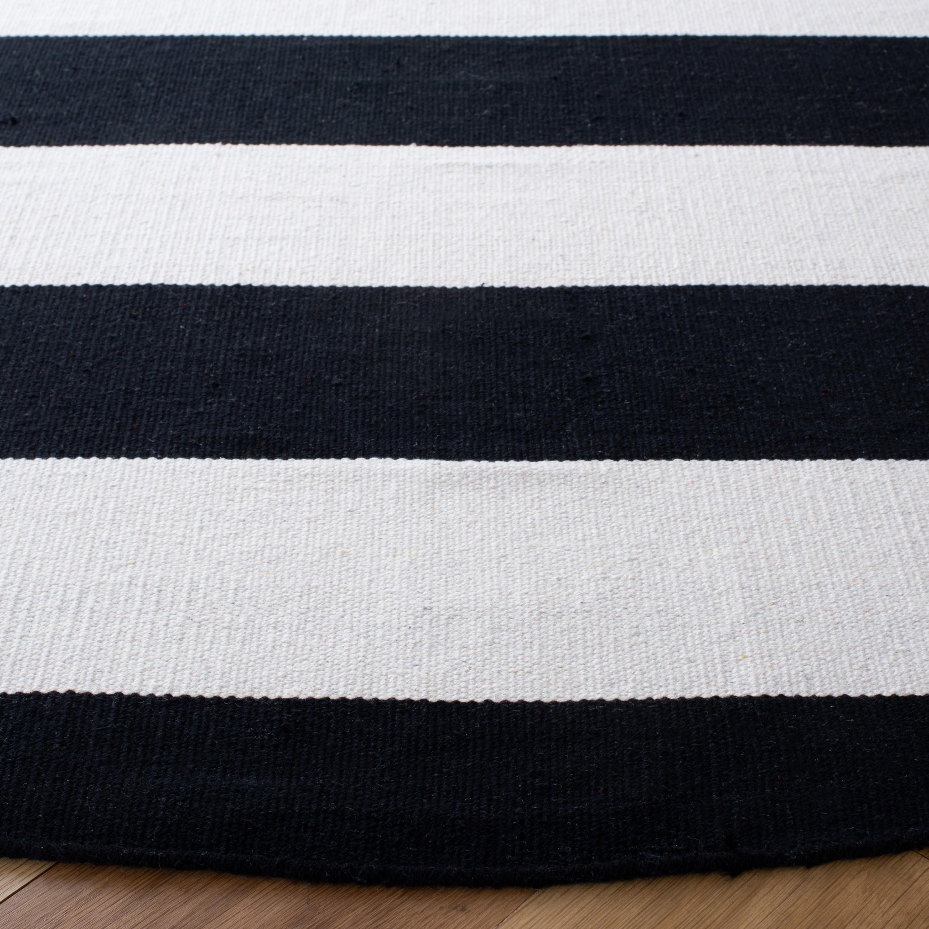 Montauk MTK712 Hand Woven Area Rug - Black/Ivory - 4' round - Safavieh.