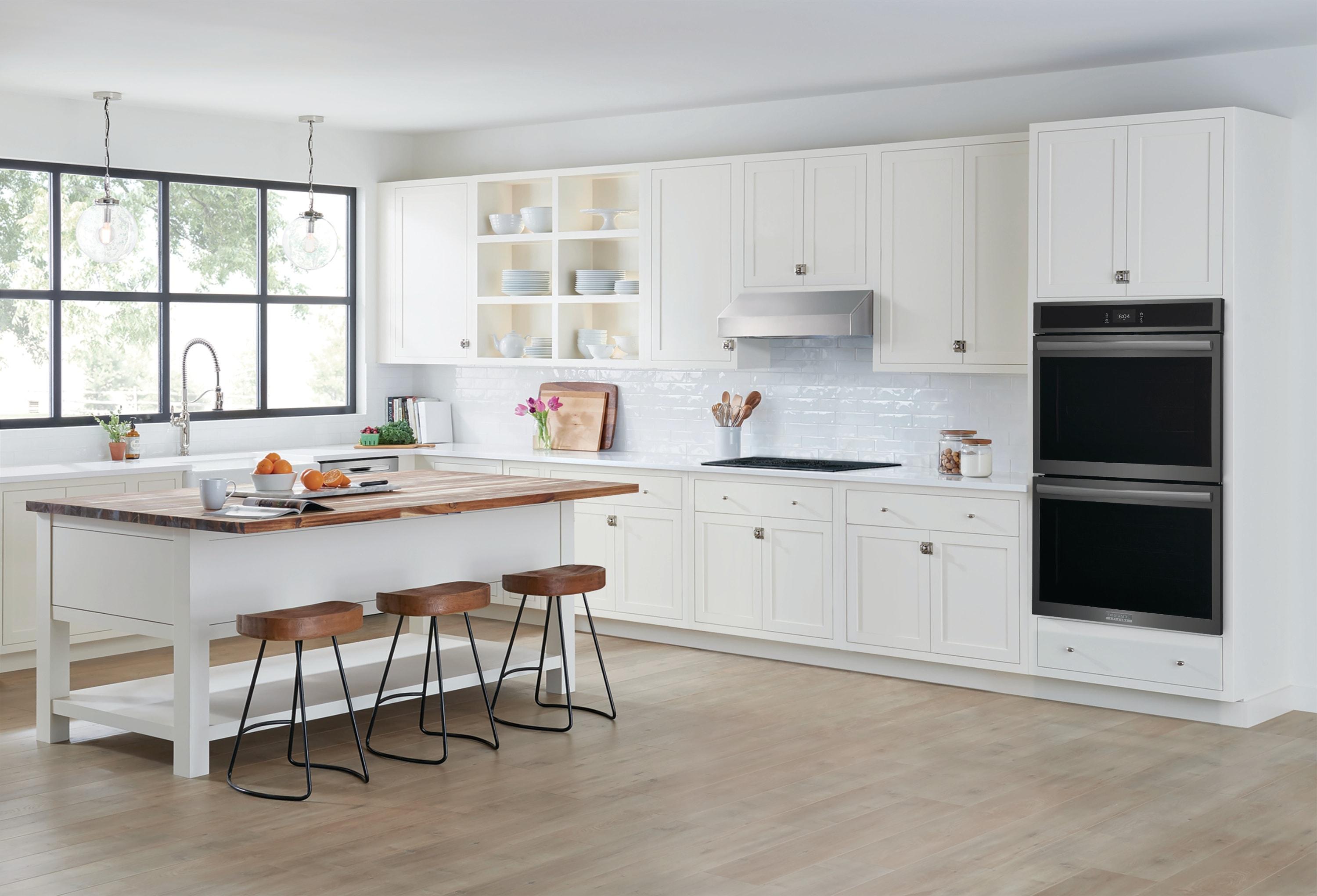 Frigidaire 30" 5.3 cu. ft Self-Cleaning Convection Electric Single Wall Oven FCWS3027AS