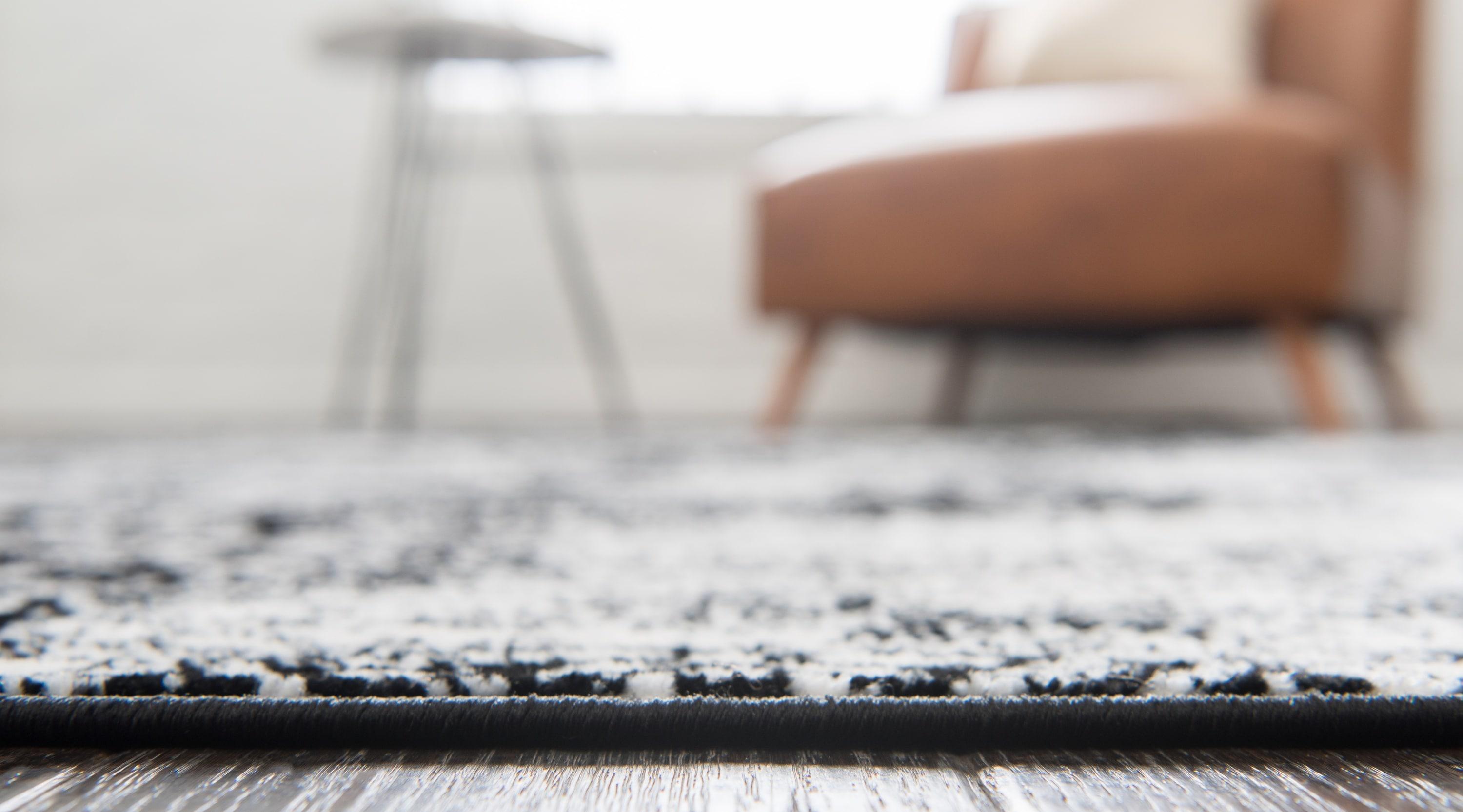 Unique Loom 4' 0 x 6' 0 Sofia Grand Black Area Rug