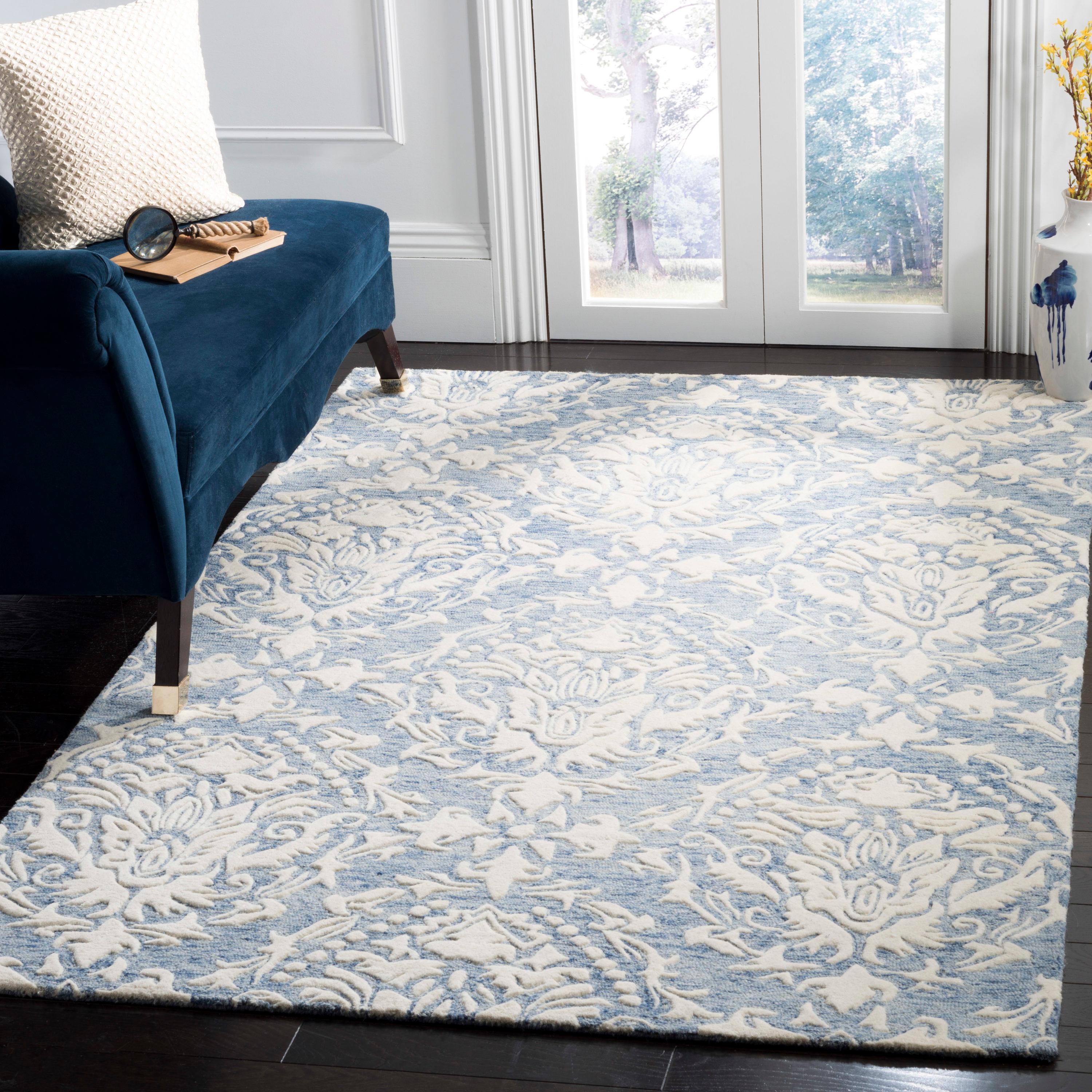 SAFAVIEH Blossom Kestrel Damask Wool Area Rug, Blue/Ivory, 4' x 6'