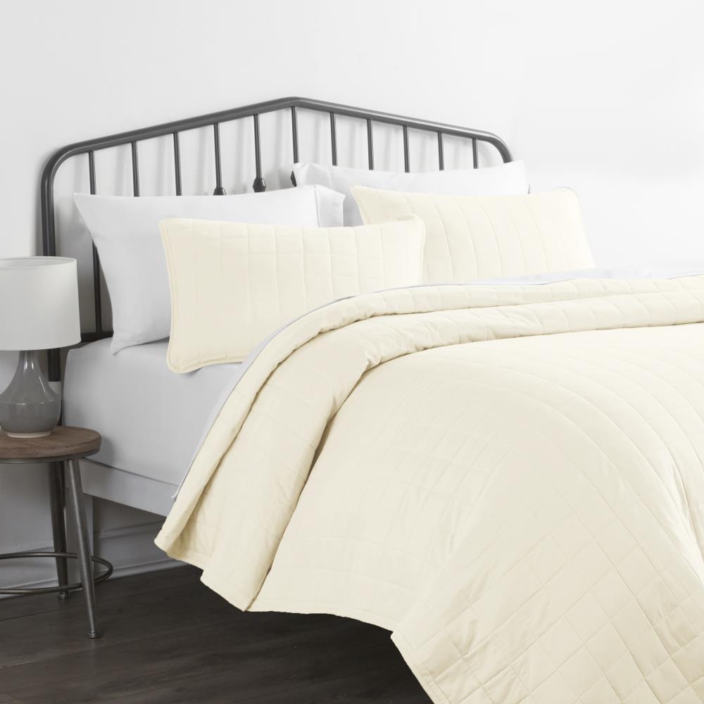 Becky Cameron Becky Cameron Square Quilt Set