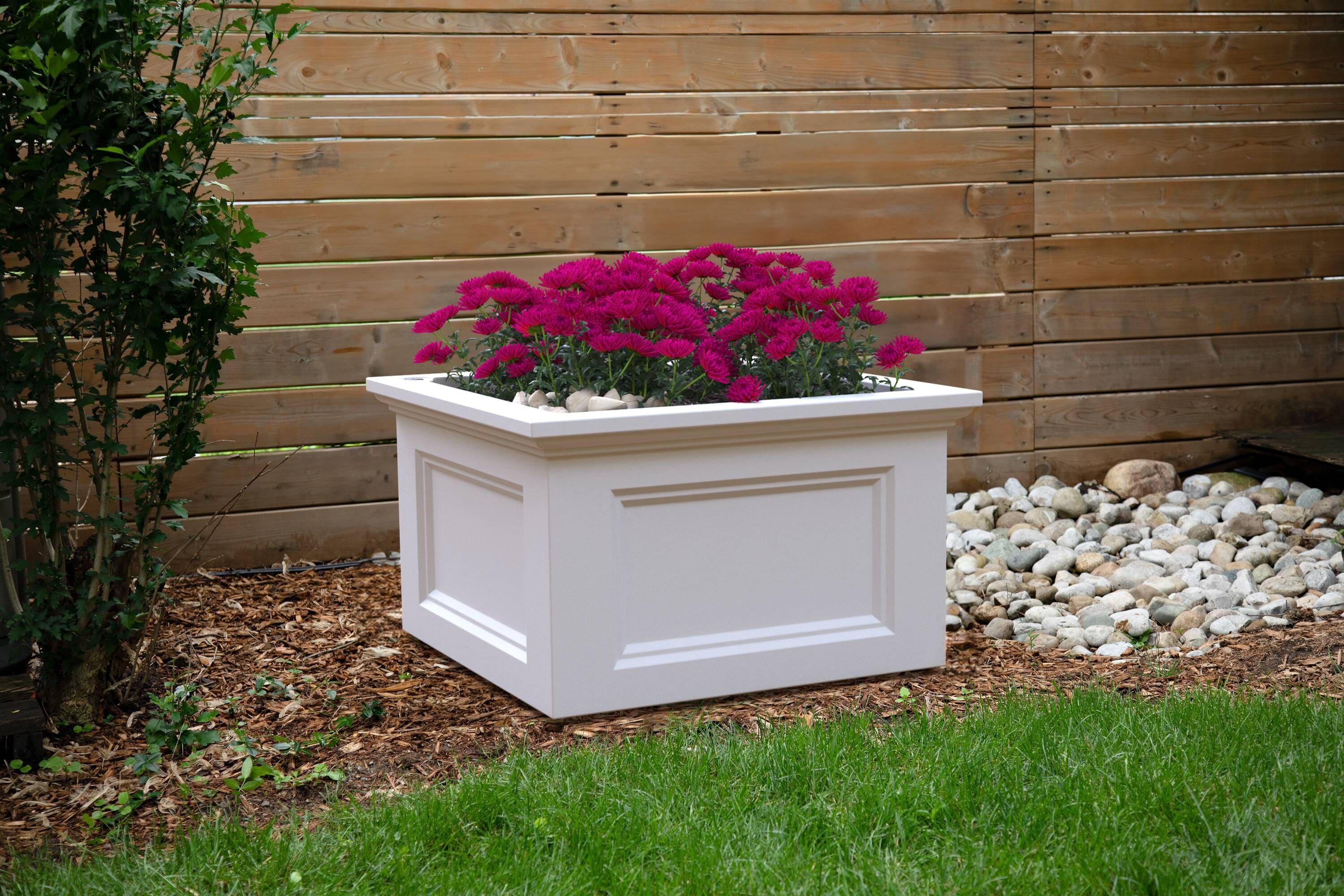 Mayne Fairfield 24"x 24"x 14" Square White Garden Bed