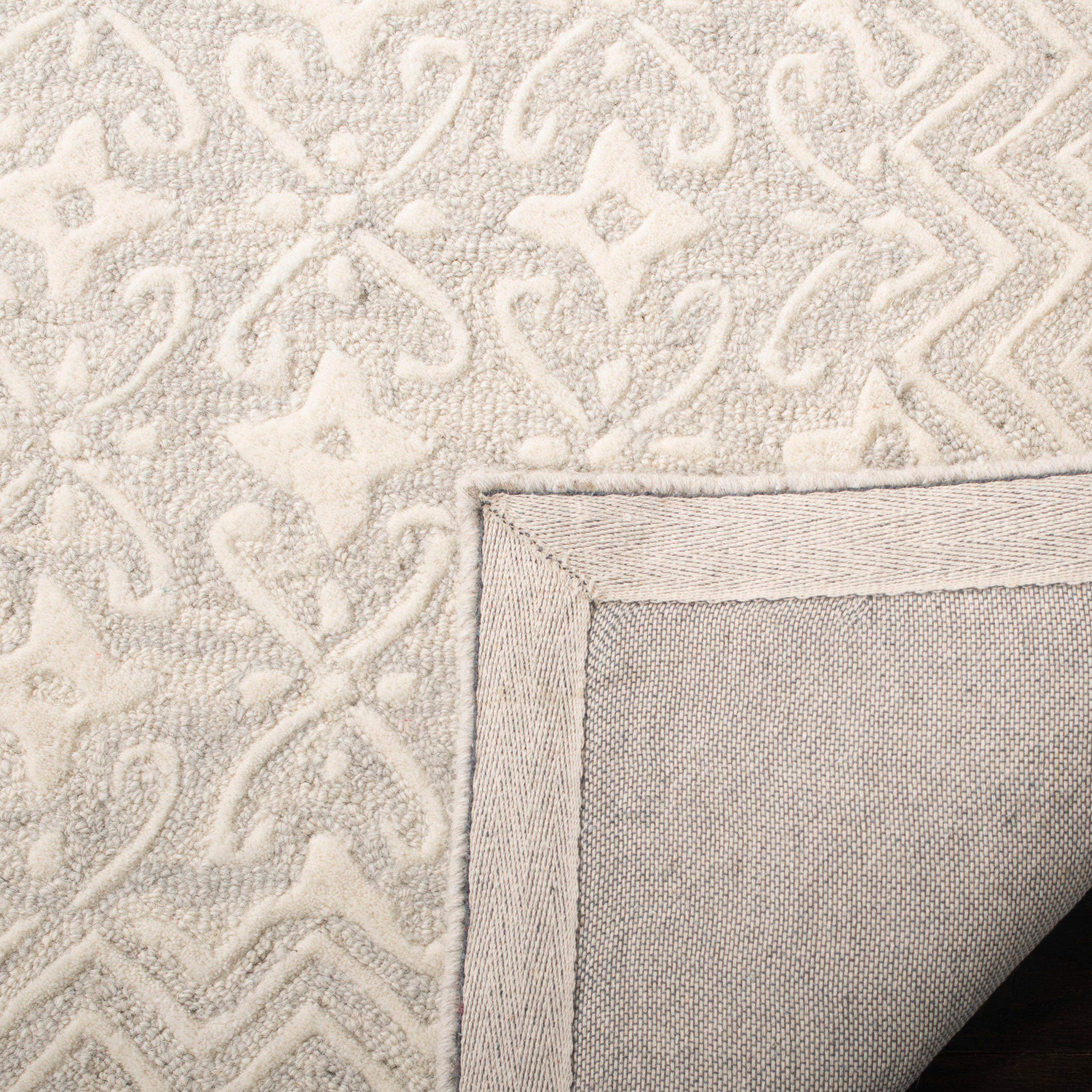 Blossom BLM114 Hand Tufted Area Rug - Grey/Ivory - 4'x6' - Safavieh..