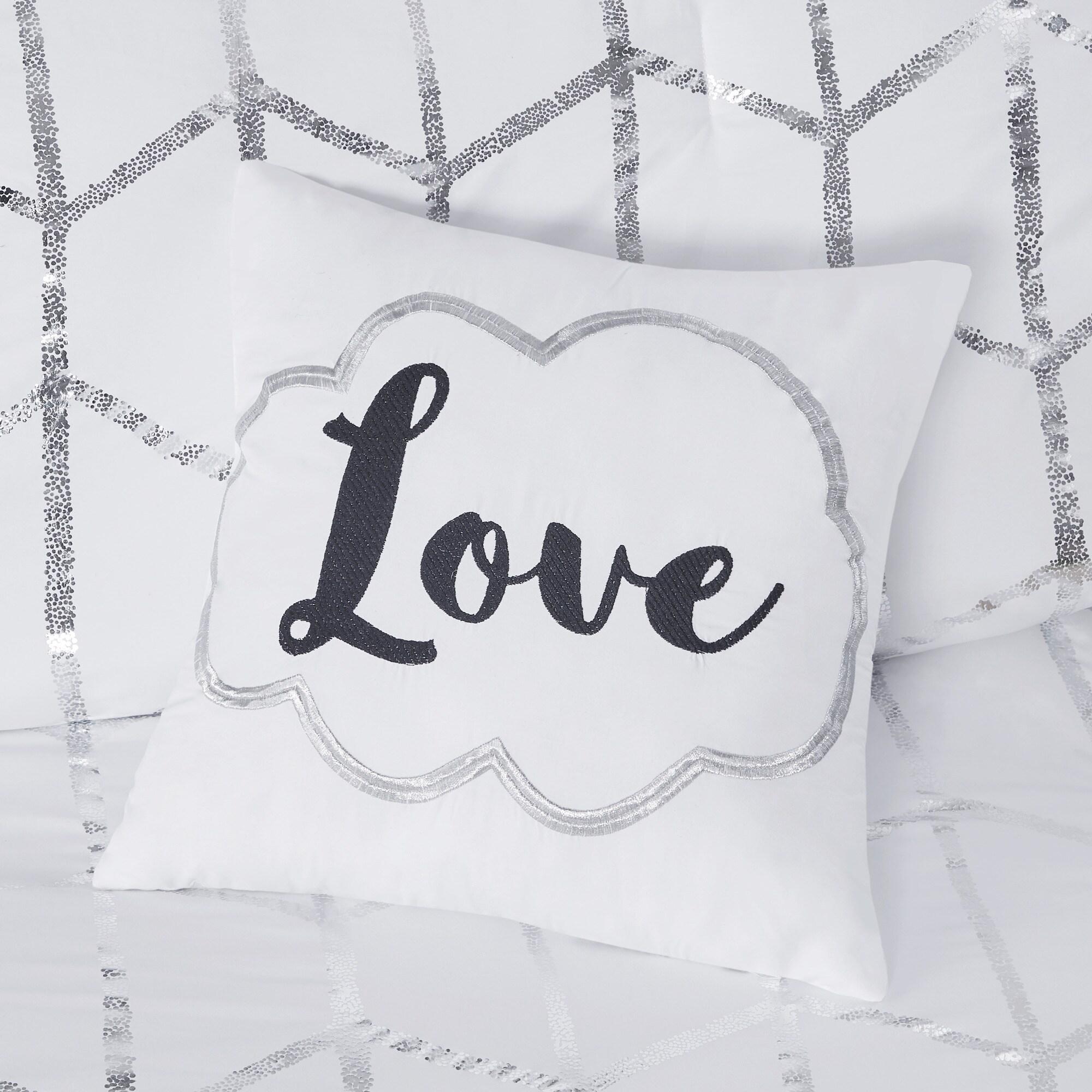Intelligent Design Raina Metallic Printed Comforter Set