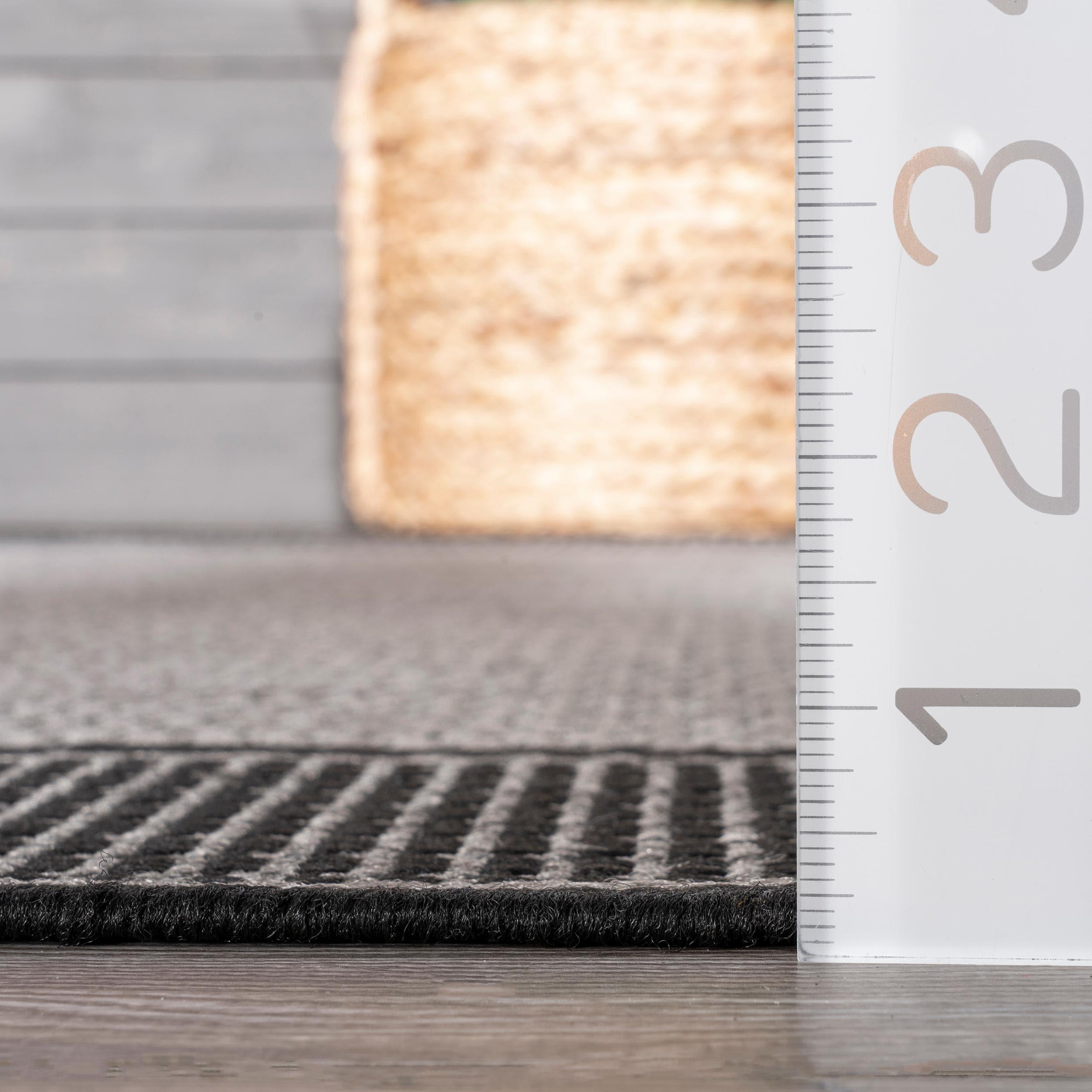 Nuloom Gris Bordered 10 Square Indoor/Outdoor Area Rug for Living Room Patio Deck Front Porch Kitchen, Grey/Black