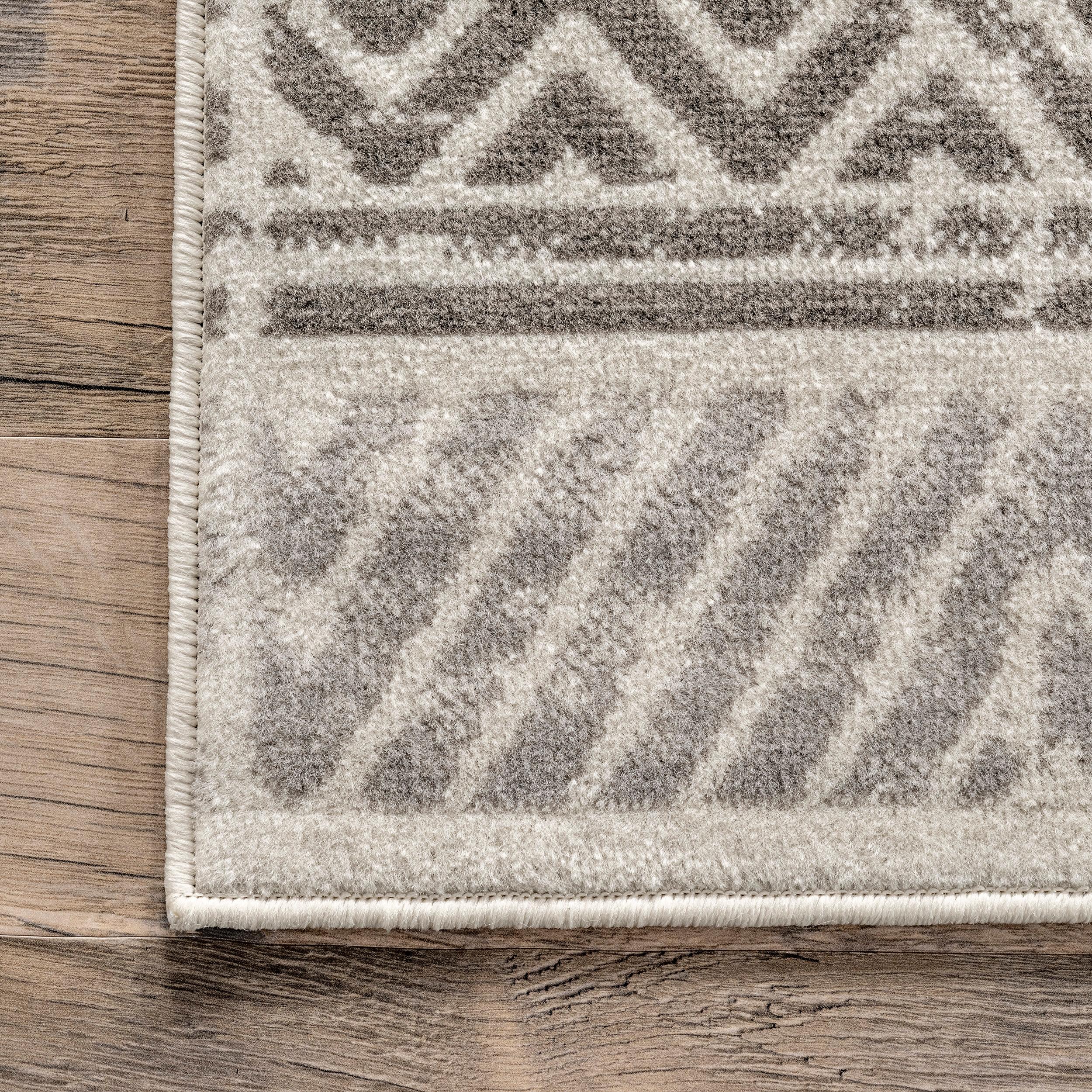 Nuloom Chloe Geometric 5x8 Indoor Area Rug for Living Room Bedroom Dining Room Kitchen, Light Grey/Ivory