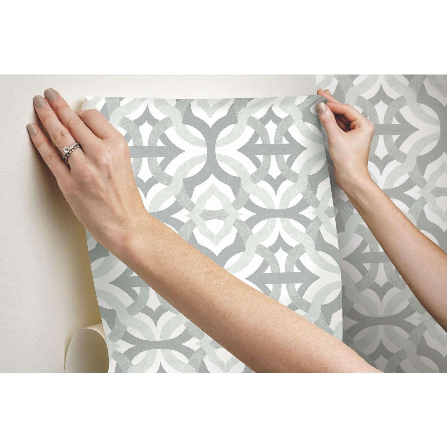 Waverly Peel & Stick Geometric Roll