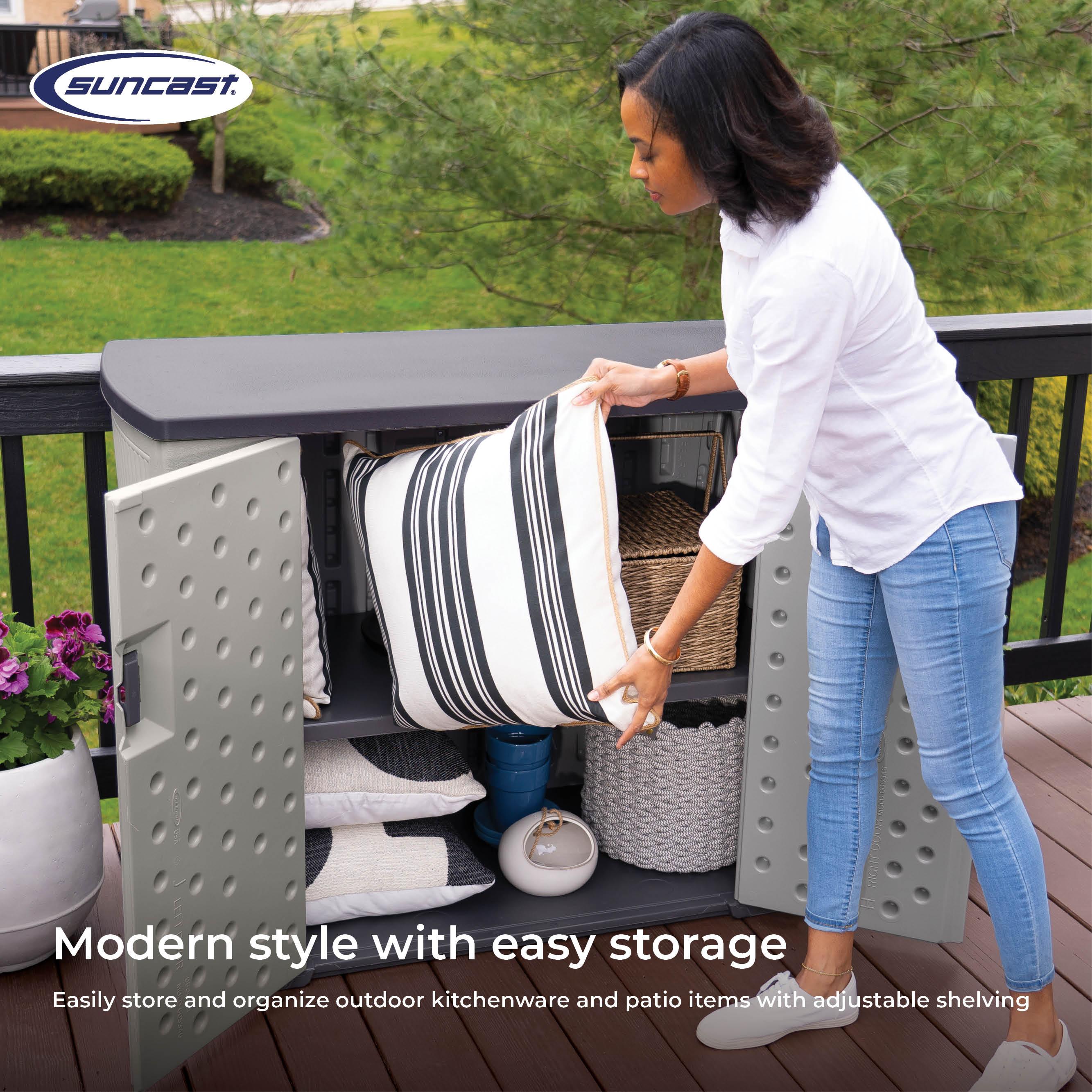 Suncast Suncast 130 Gallon Water Resistant Deck Box